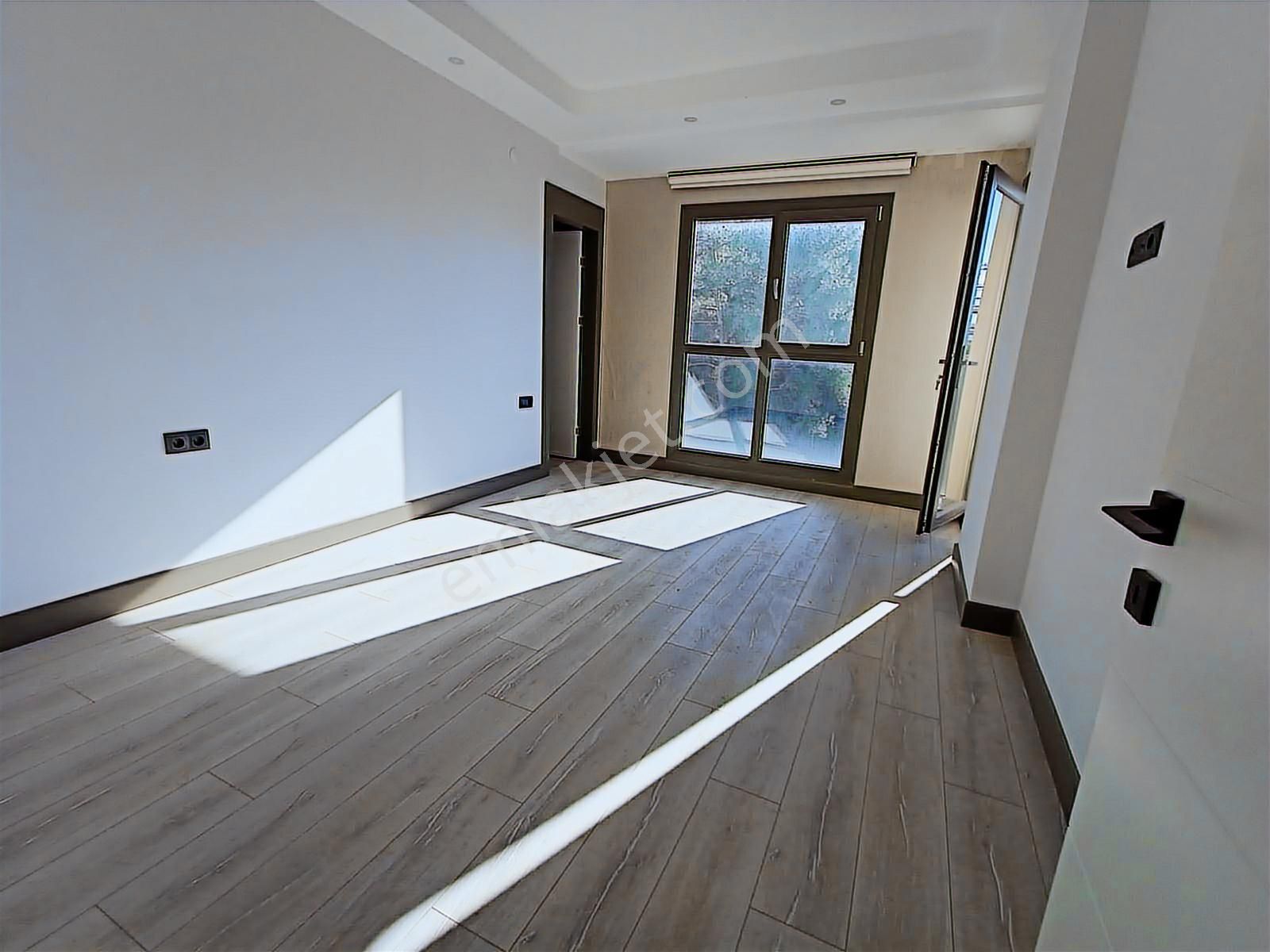 Kuşadası Merkezine Yakın Havuzlu Güvenlikli Sitede 3+1 Daire - Görsel 13