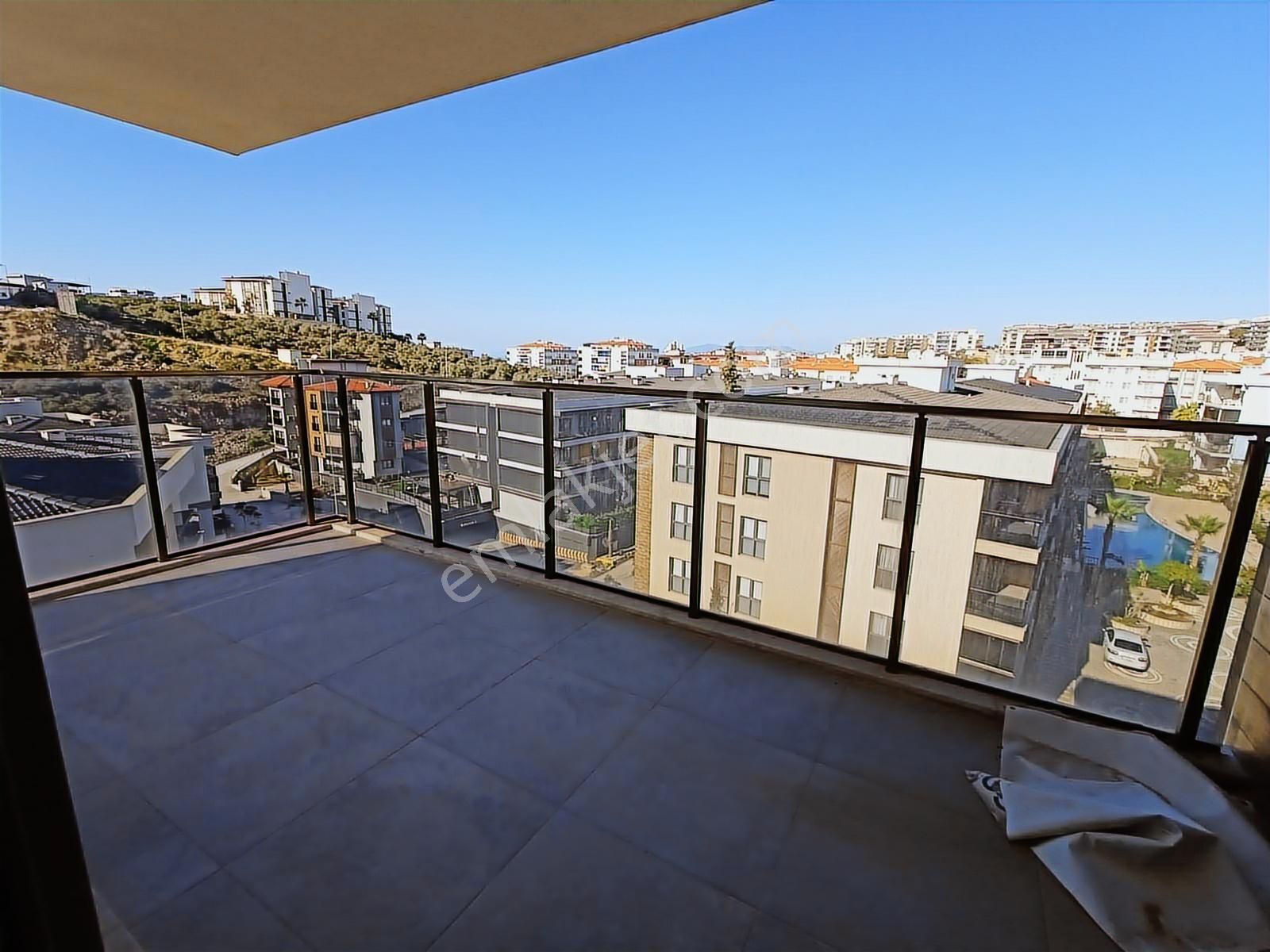 Kuşadası Merkezine Yakın Havuzlu Güvenlikli Sitede 3+1 Daire - Görsel 30