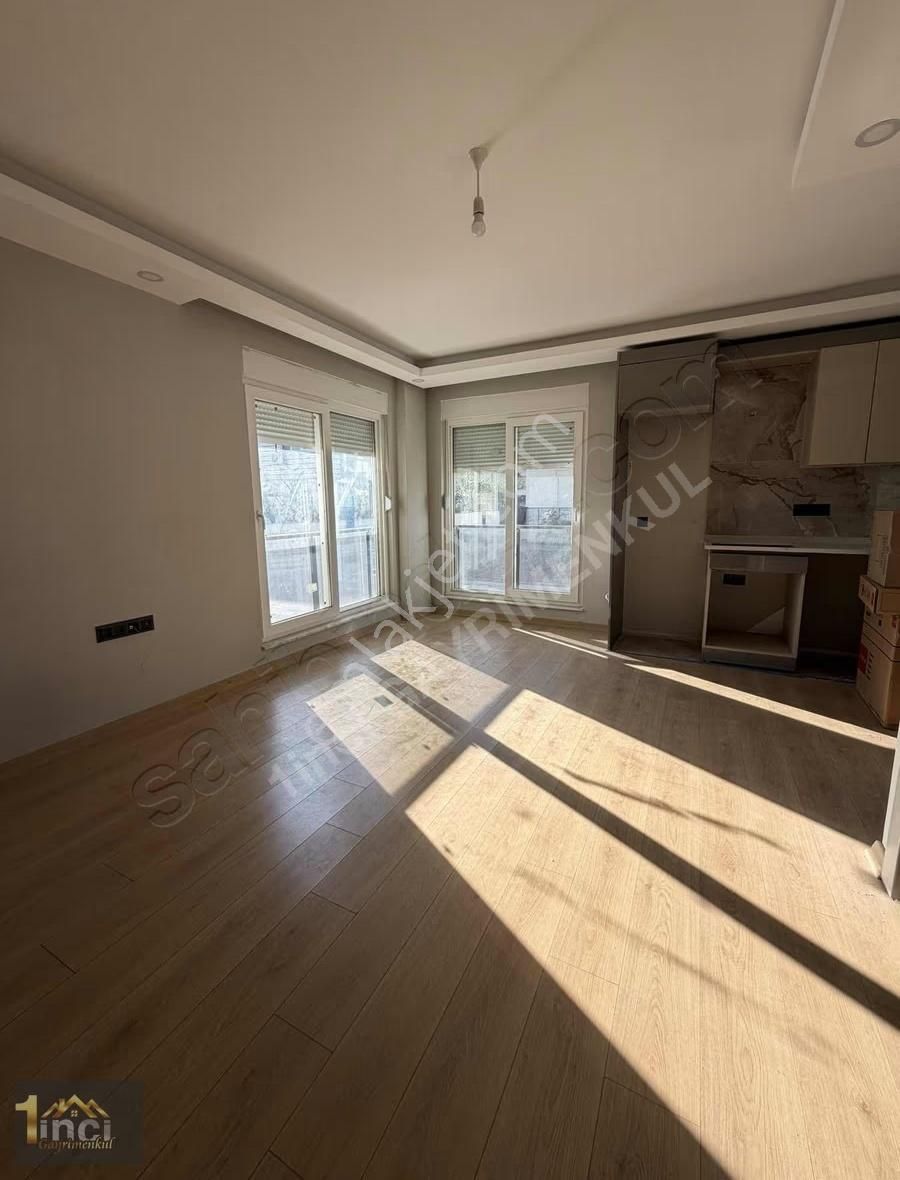 Tramway Dibi Havuzlu Site İçi Giriş 1+1 İskanlı Çift Balkonlu - Görsel 2