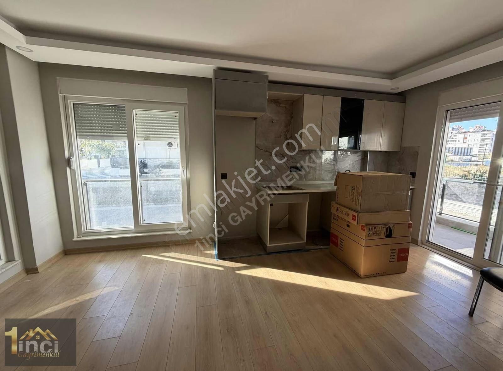 Tramway Dibi Havuzlu Site İçi Giriş 1+1 İskanlı Çift Balkonlu