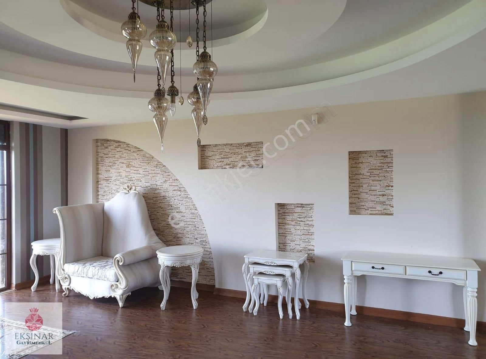 Silivri'de Denize Sıfır Havuzlu Satılık 7+2 Lüx Eşyalı Villa - Görsel 2