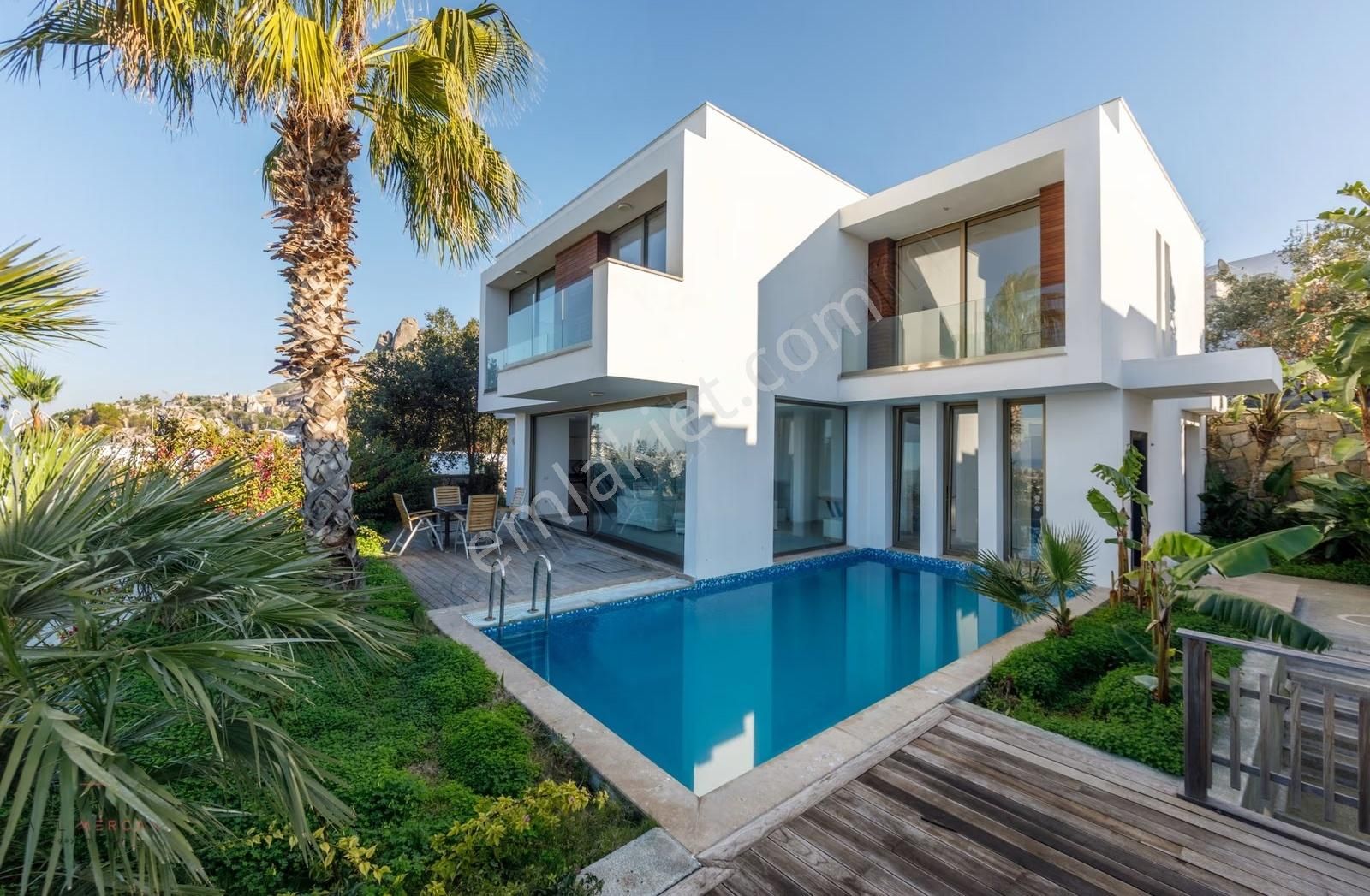 Yalıkavak Merkez'de Deniz Manzaralı Müstakil Havuzlu Villa - Görsel 11