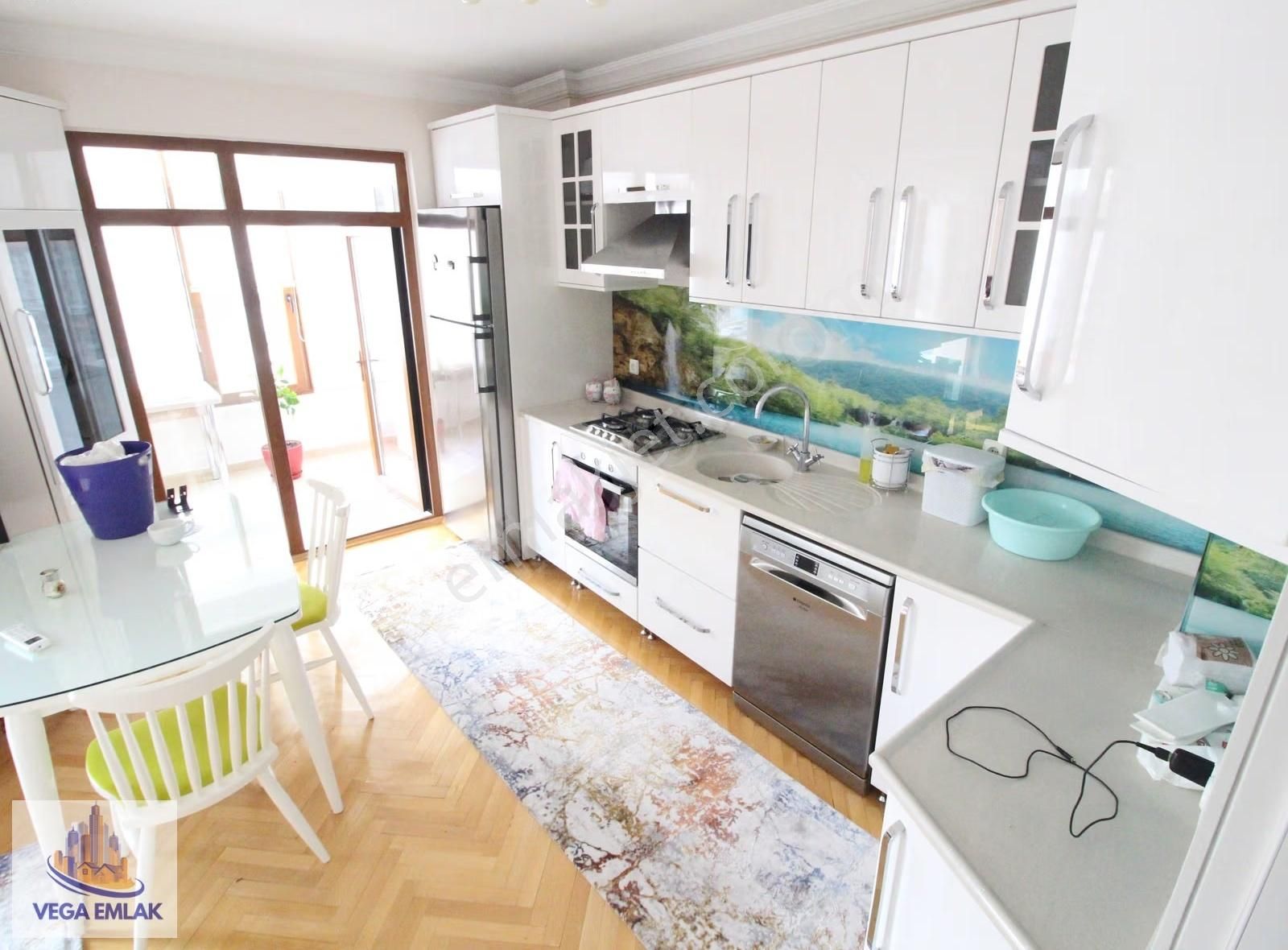 Vega Emlak'tan Full Yapılı Ankara Manzaralı Yıldız Göbekte Daire - Görsel 10