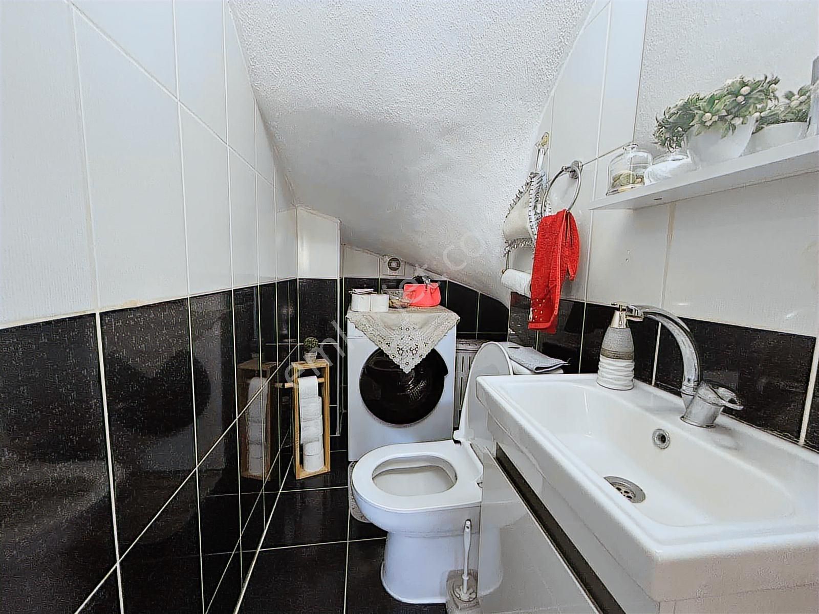 Yeni Mahallede Merkezi Konumda 3+1 Ayrı Mutfak Dubleks - Görsel 23