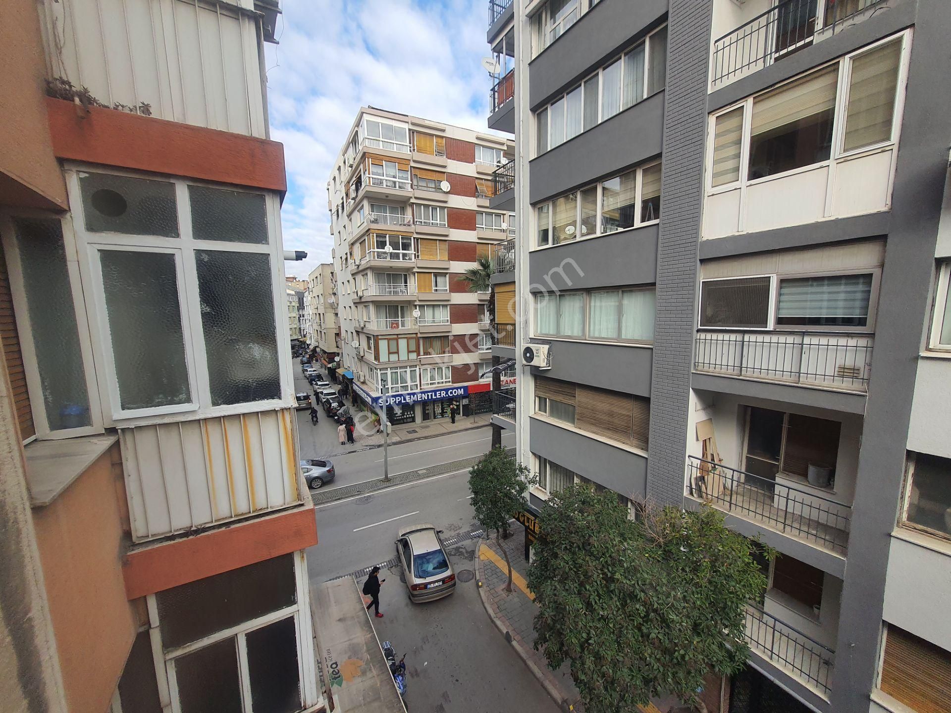 İzmir Alsancak Talatpaşa Bulvarı Merkezi Konumda 2+1 Kiralık - Görsel 22