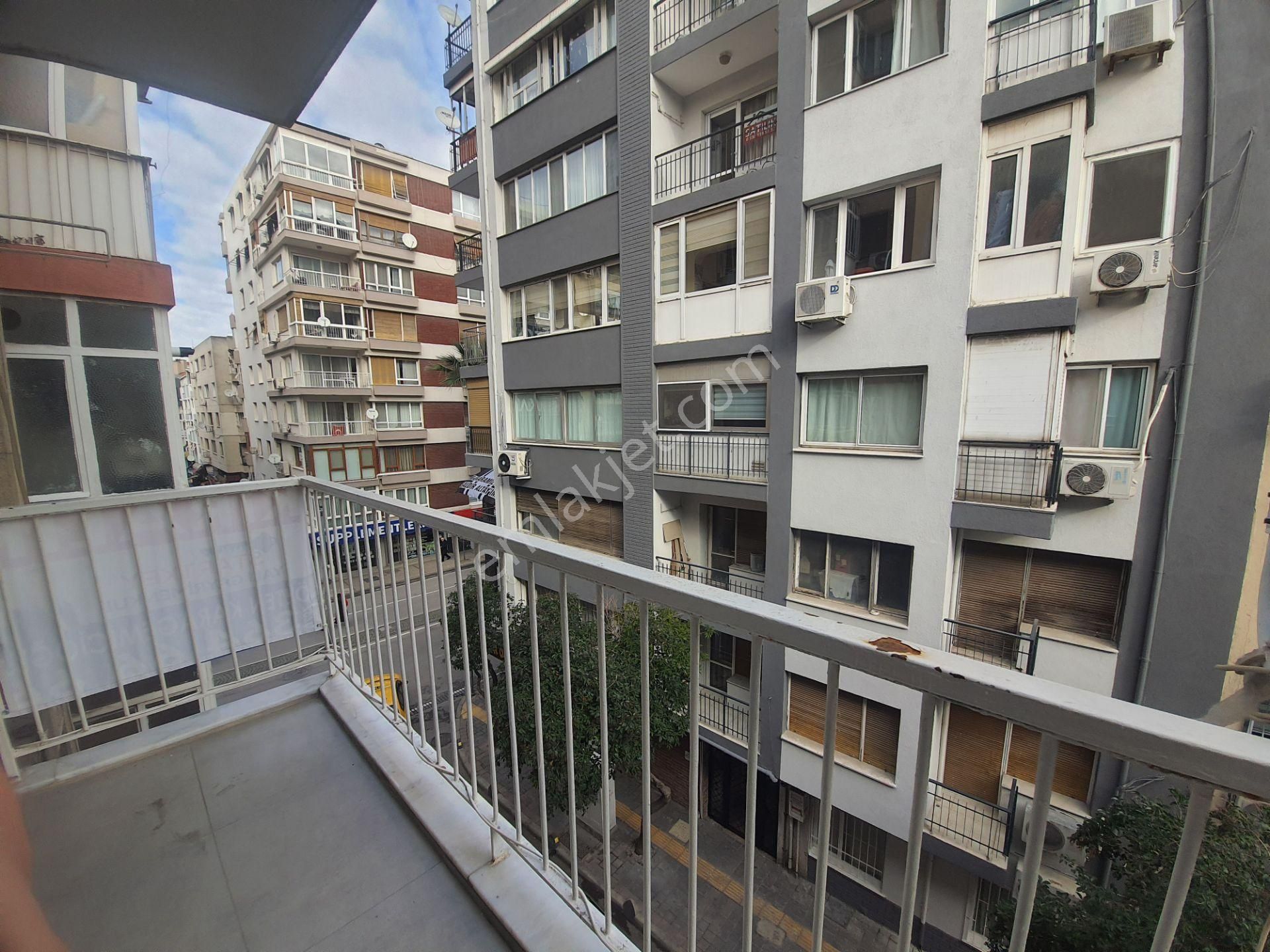 İzmir Alsancak Talatpaşa Bulvarı Merkezi Konumda 2+1 Kiralık - Görsel 21