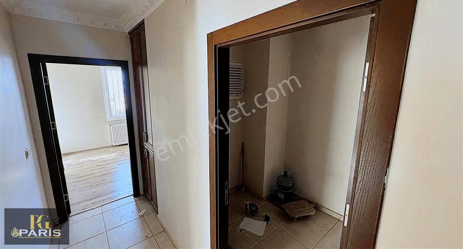 Kurttepe'de Göl Manzaran Asla Kapanmaz! Geniş 4+1 Satılık Daire - Görsel 2