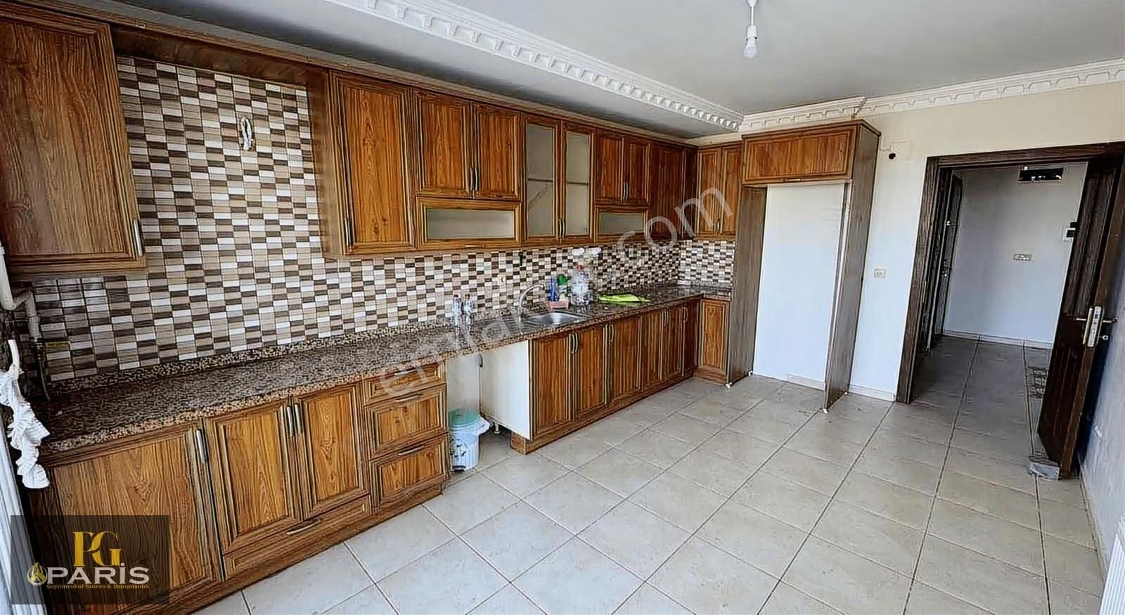 Kurttepe'de Göl Manzaran Asla Kapanmaz! Geniş 4+1 Satılık Daire - Görsel 8