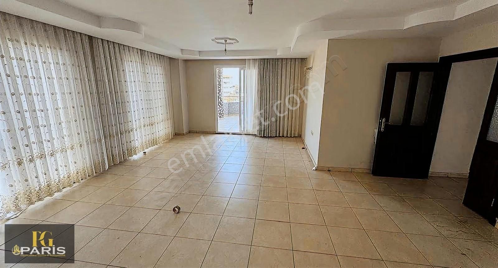 Kurttepe'de Göl Manzaran Asla Kapanmaz! Geniş 4+1 Satılık Daire - Görsel 5