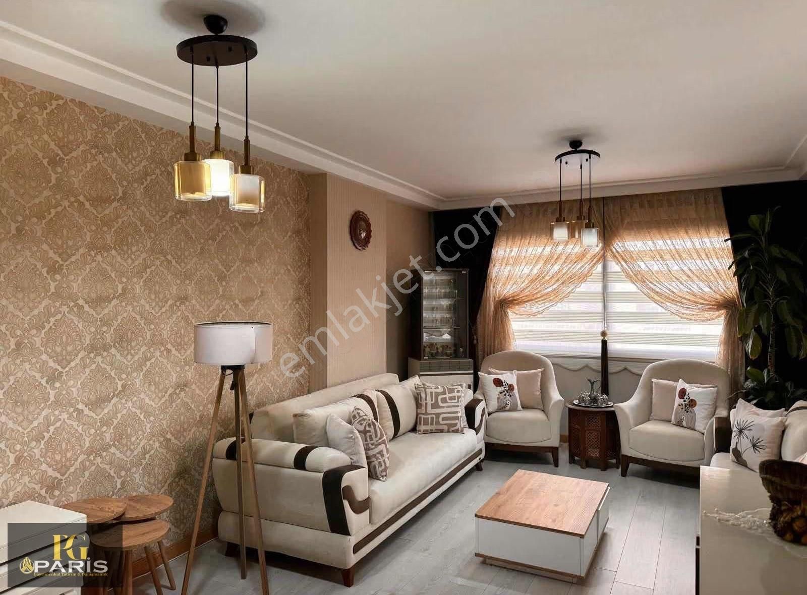 Paris'ten B.yolunda Site İçerisinde 3+1 K.mutfak Satılık Daire