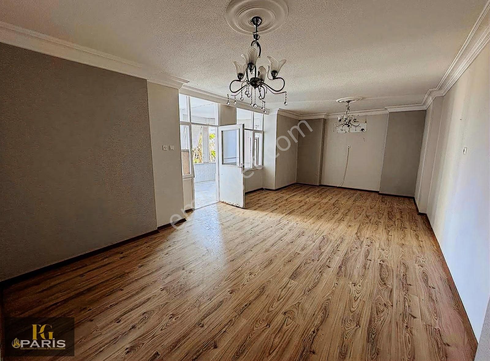 Paris'ten Kenan Evren'de Yatay Mimari Cazip 3+1 Kiralık Daire