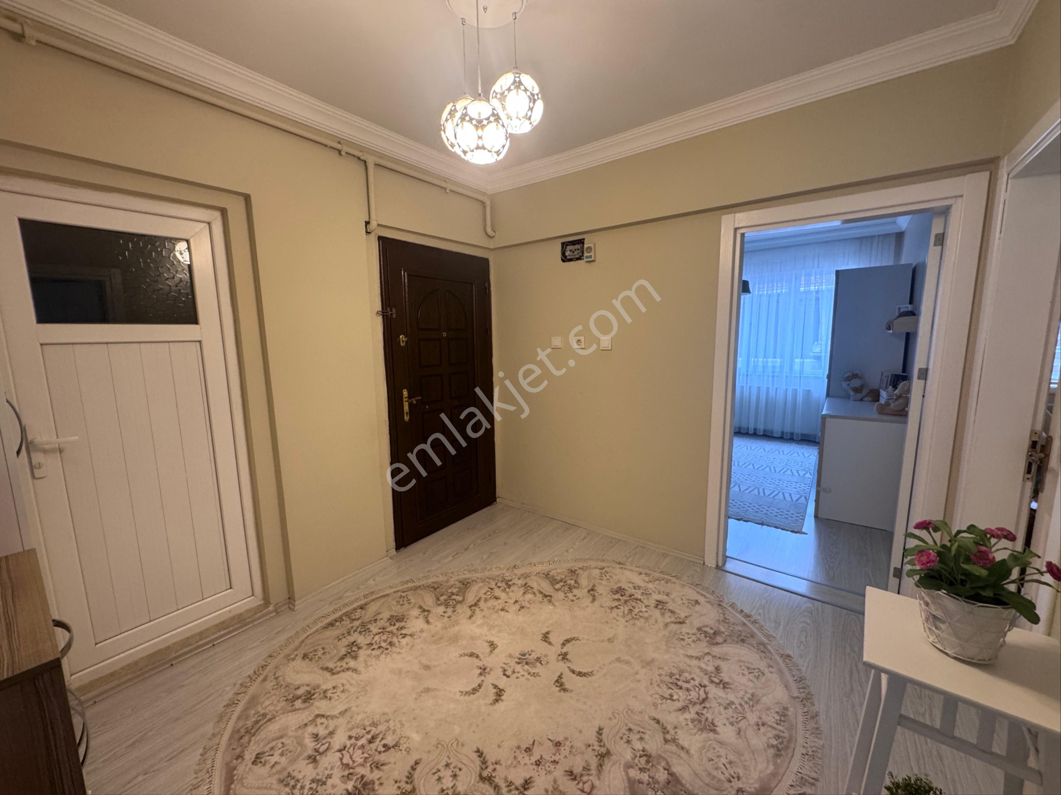 Balatta Daire Fiyatına Komple Satılık 3 Katlı Bina - Görsel 7