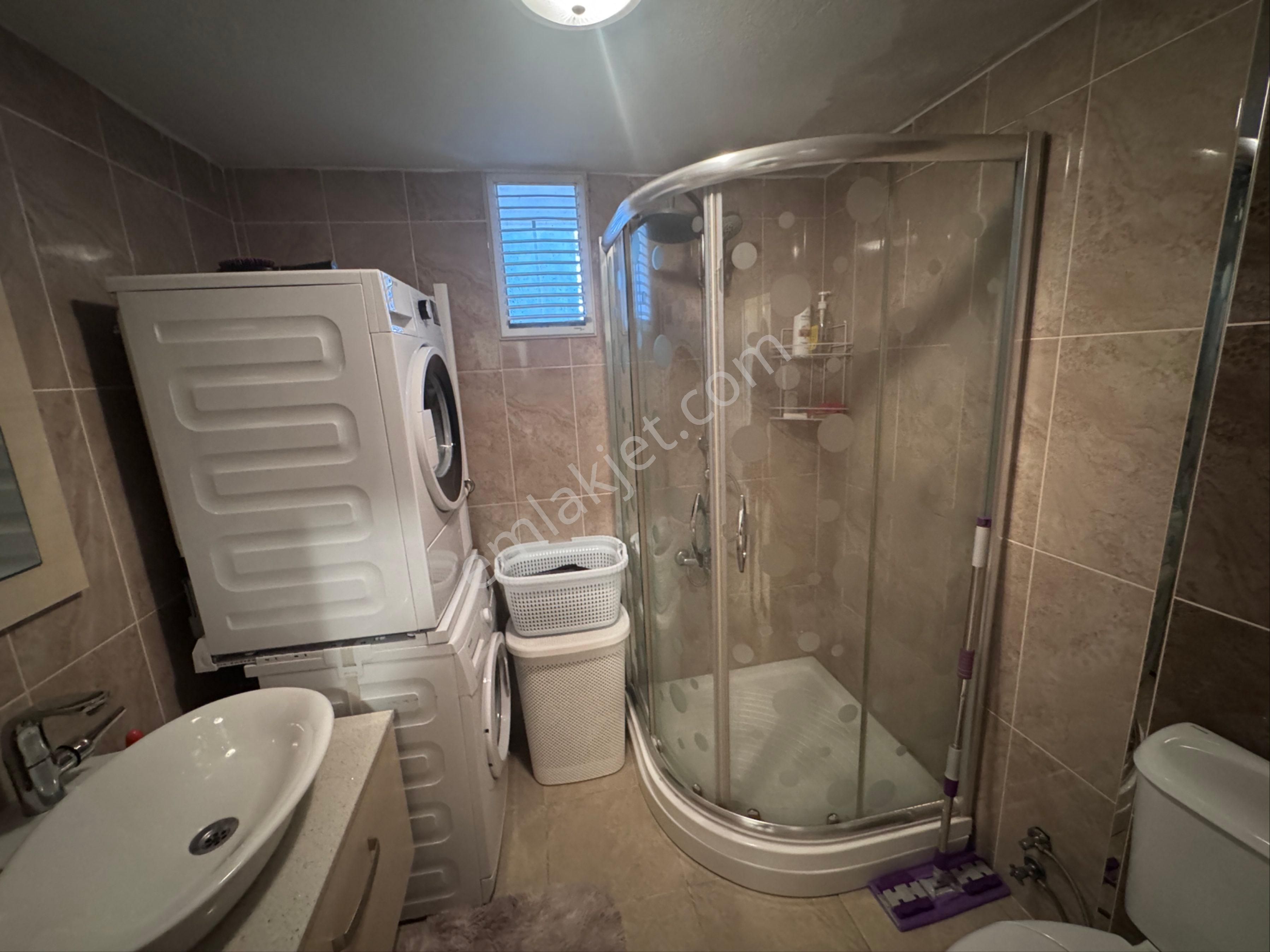 Balatta Daire Fiyatına Komple Satılık 3 Katlı Bina - Görsel 10