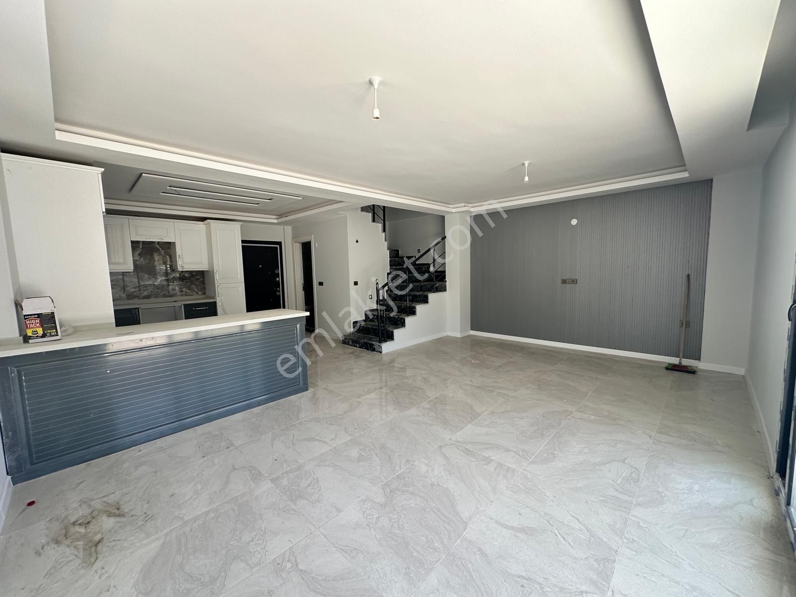 Seferihisar Doğanbeyde 4+1 Satılık Villa Tamamen Müstakil Bahçeli Köşe Villa - Görsel 13