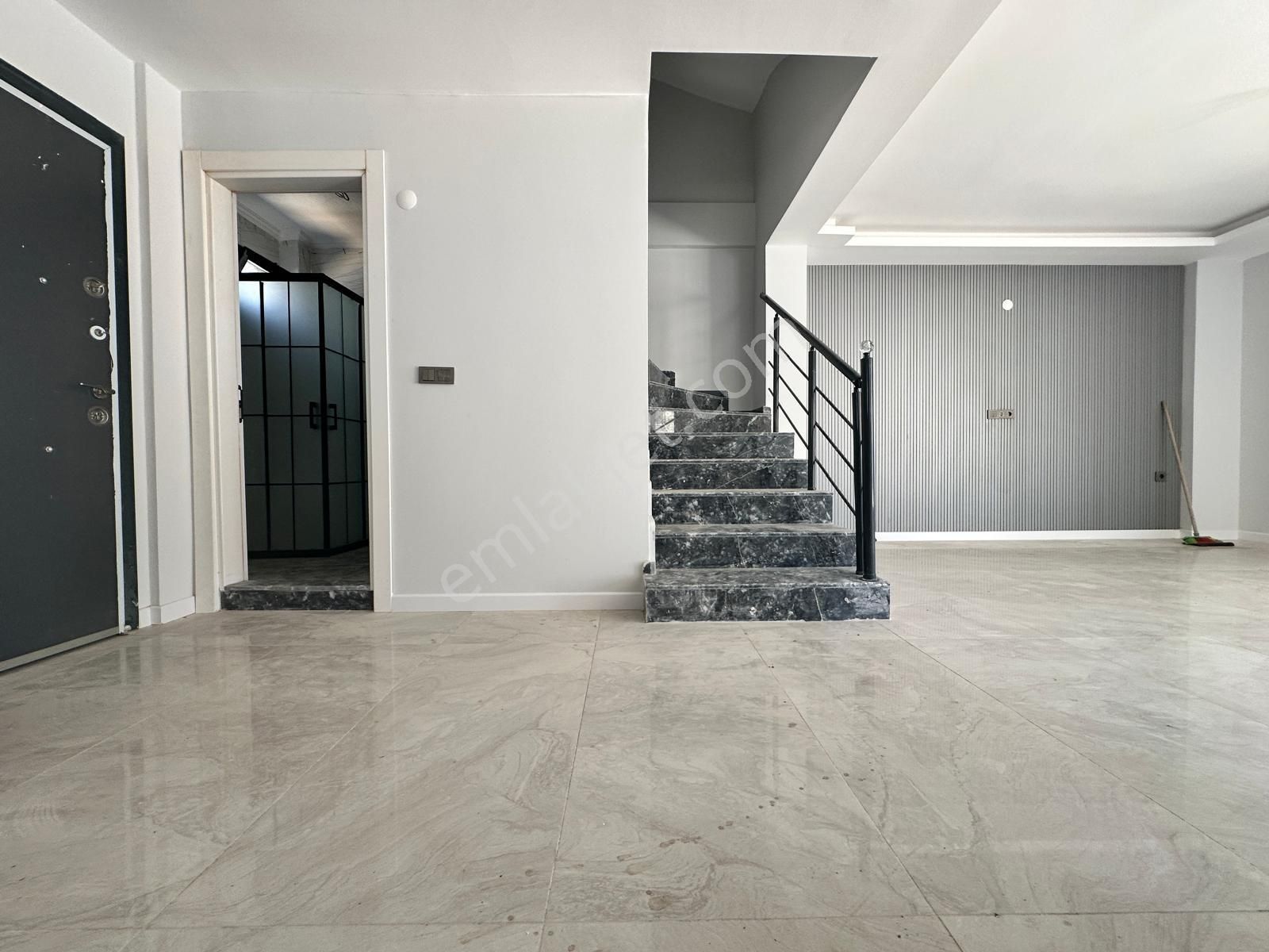 Seferihisar Doğanbeyde 4+1 Satılık Villa Tamamen Müstakil Bahçeli Köşe Villa - Görsel 17