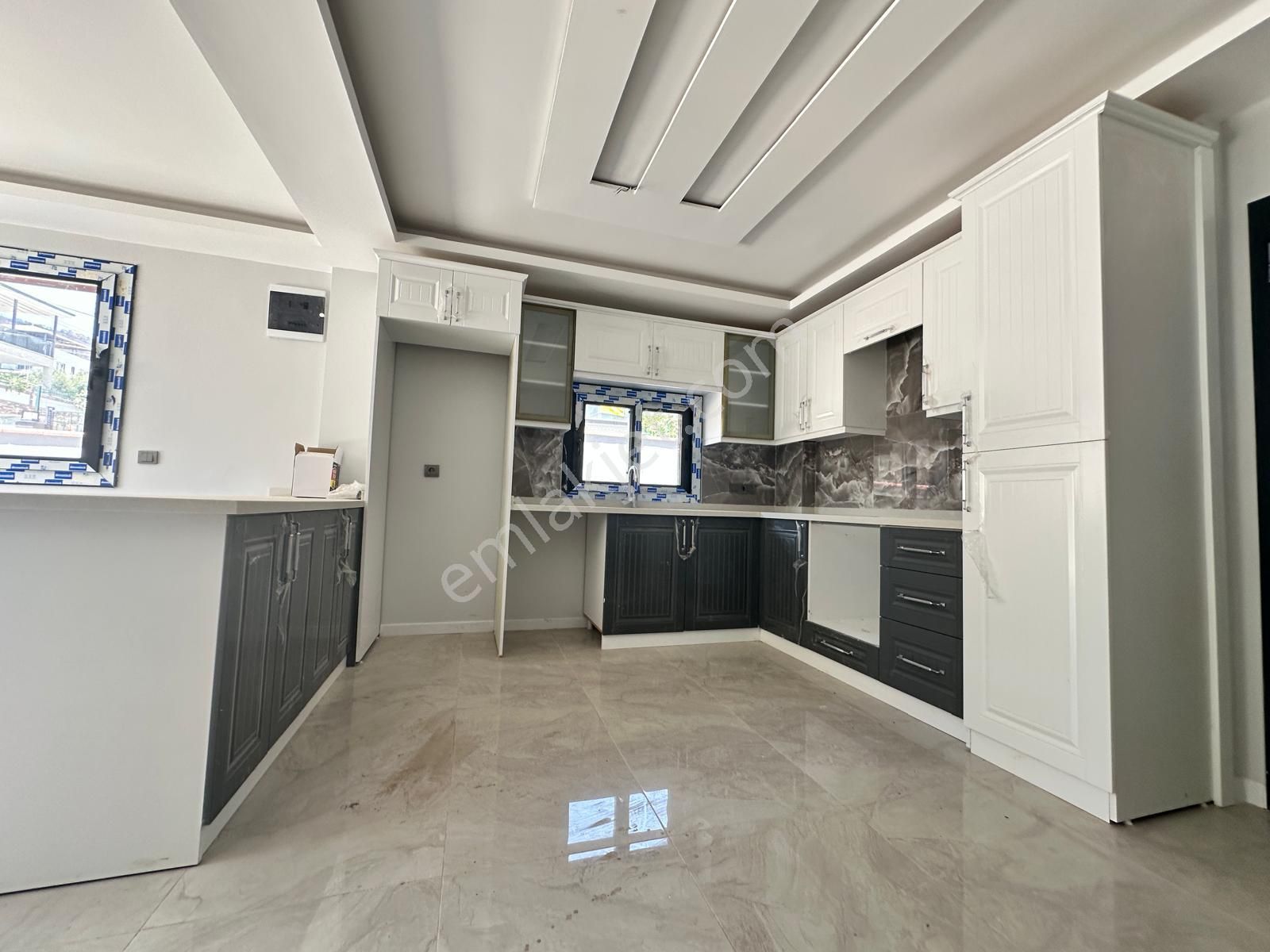 Seferihisar Doğanbeyde 4+1 Satılık Villa Tamamen Müstakil Bahçeli Köşe Villa - Görsel 9