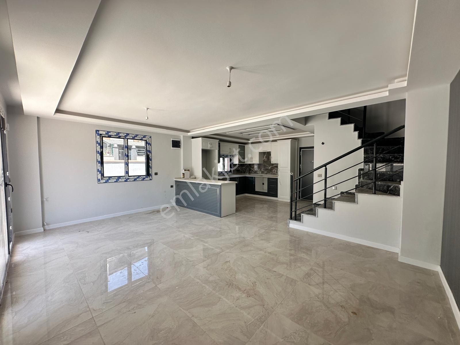 Seferihisar Doğanbeyde 4+1 Satılık Villa Tamamen Müstakil Bahçeli Köşe Villa - Görsel 12