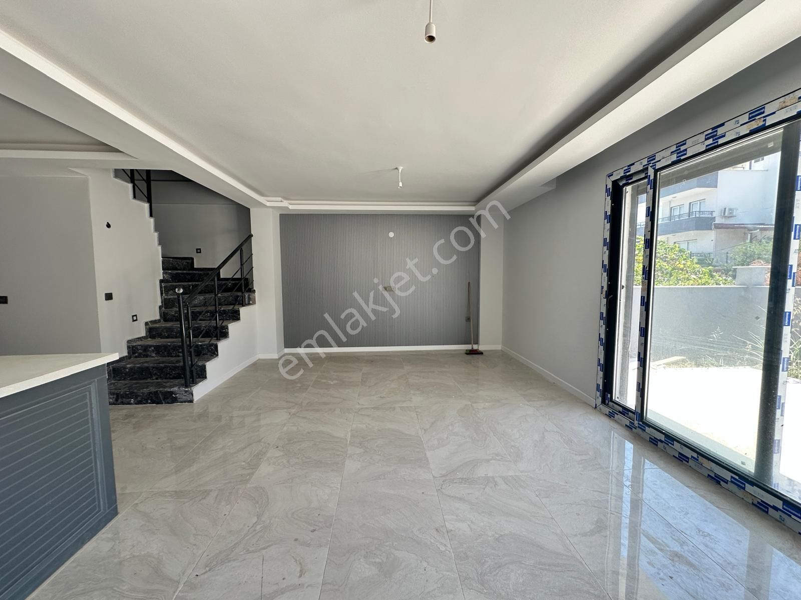 Seferihisar Doğanbeyde 4+1 Satılık Villa Tamamen Müstakil Bahçeli Köşe Villa - Görsel 15