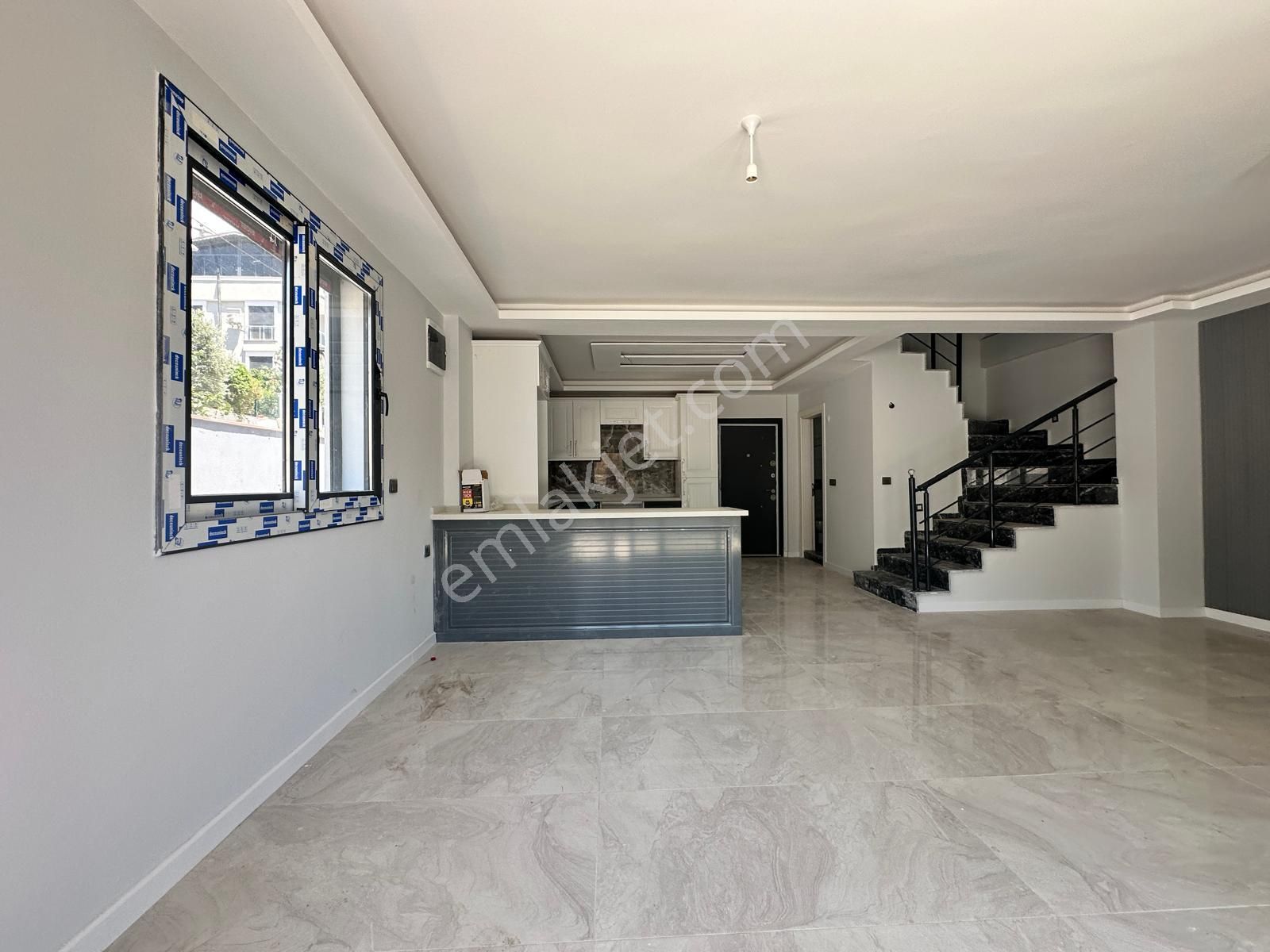 Seferihisar Doğanbeyde 4+1 Satılık Villa Tamamen Müstakil Bahçeli Köşe Villa - Görsel 14