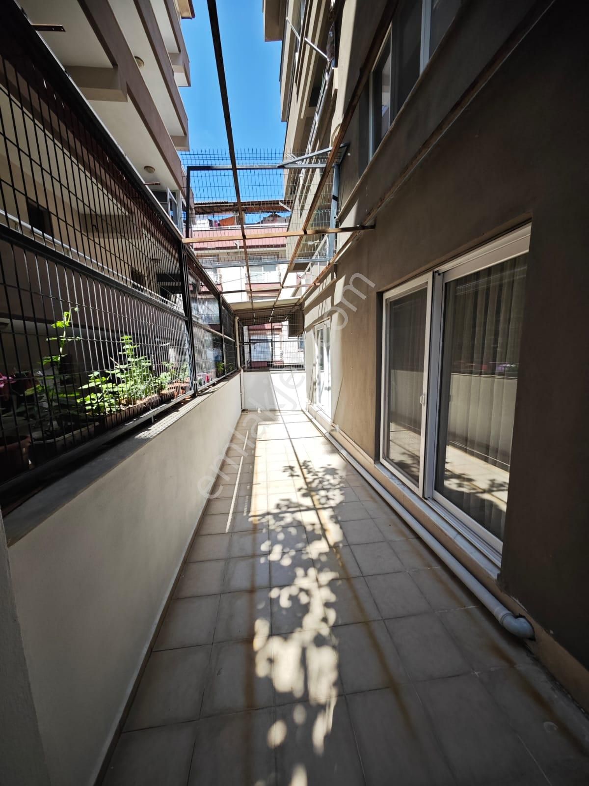 Dikili Ümmetoğlu'ndan 2+1 Ayrı Mutfak Salon Denize 100'metre - Görsel 20