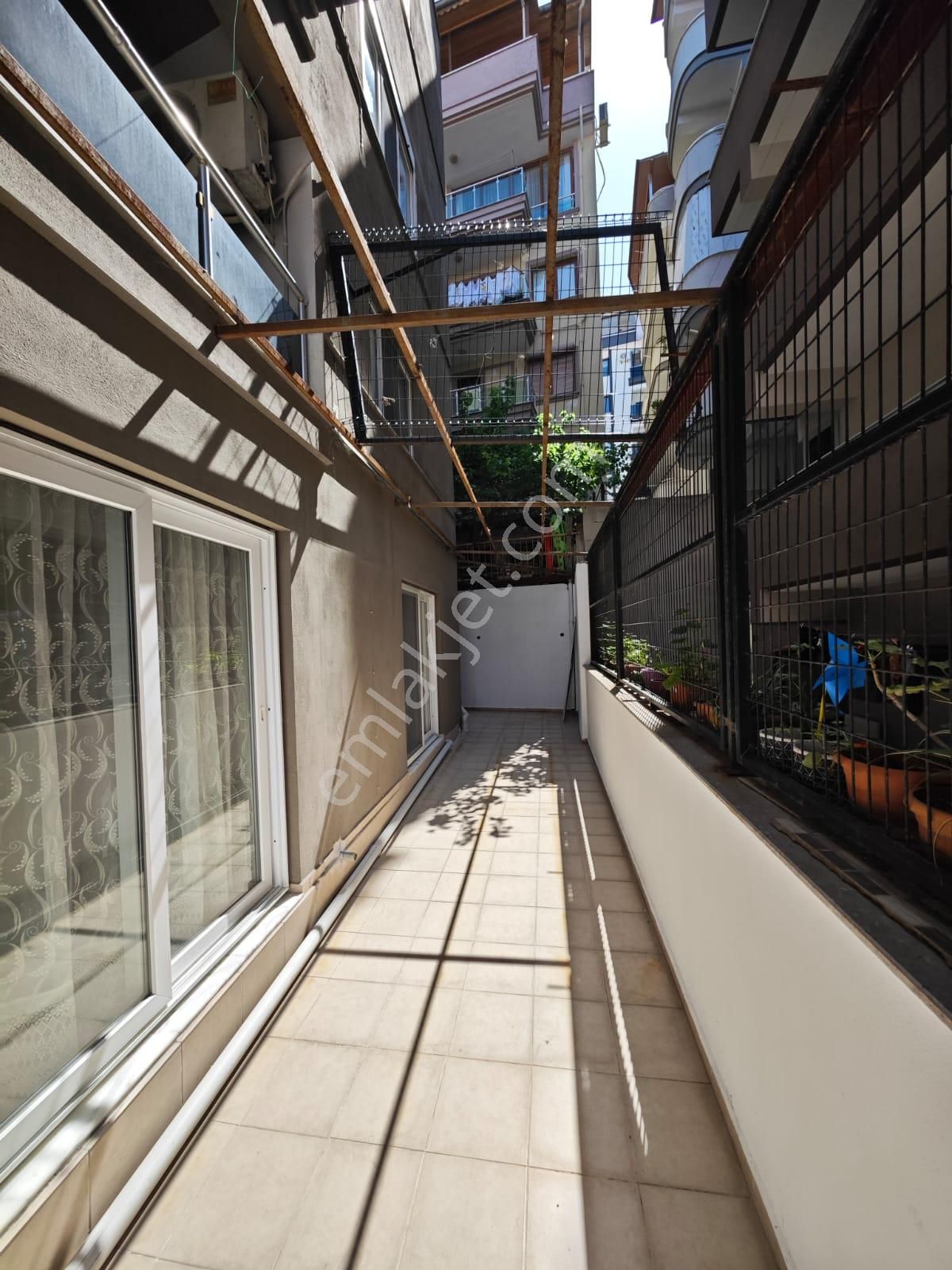 Dikili Ümmetoğlu'ndan 2+1 Ayrı Mutfak Salon Denize 100'metre - Görsel 28