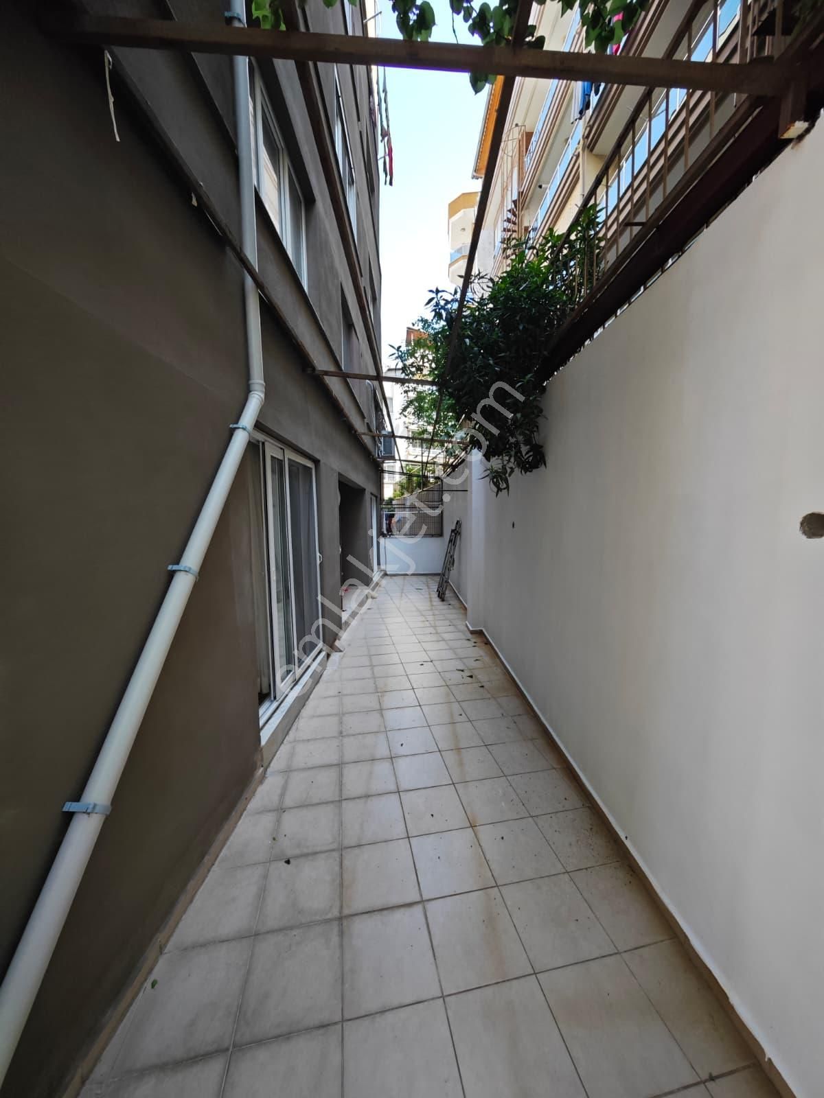 Dikili Ümmetoğlu'ndan 2+1 Ayrı Mutfak Salon Denize 100'metre - Görsel 21