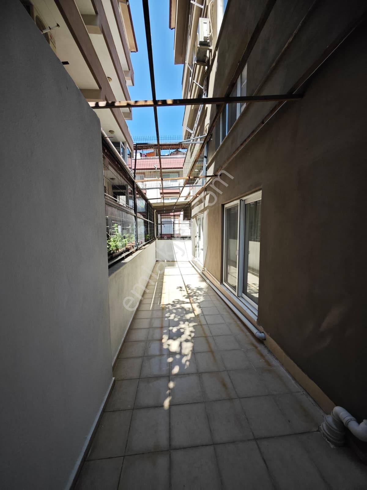 Dikili Ümmetoğlu'ndan 2+1 Ayrı Mutfak Salon Denize 100'metre - Görsel 19