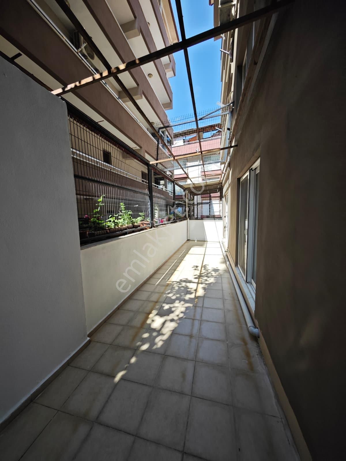 Dikili Ümmetoğlu'ndan 2+1 Ayrı Mutfak Salon Denize 100'metre - Görsel 29