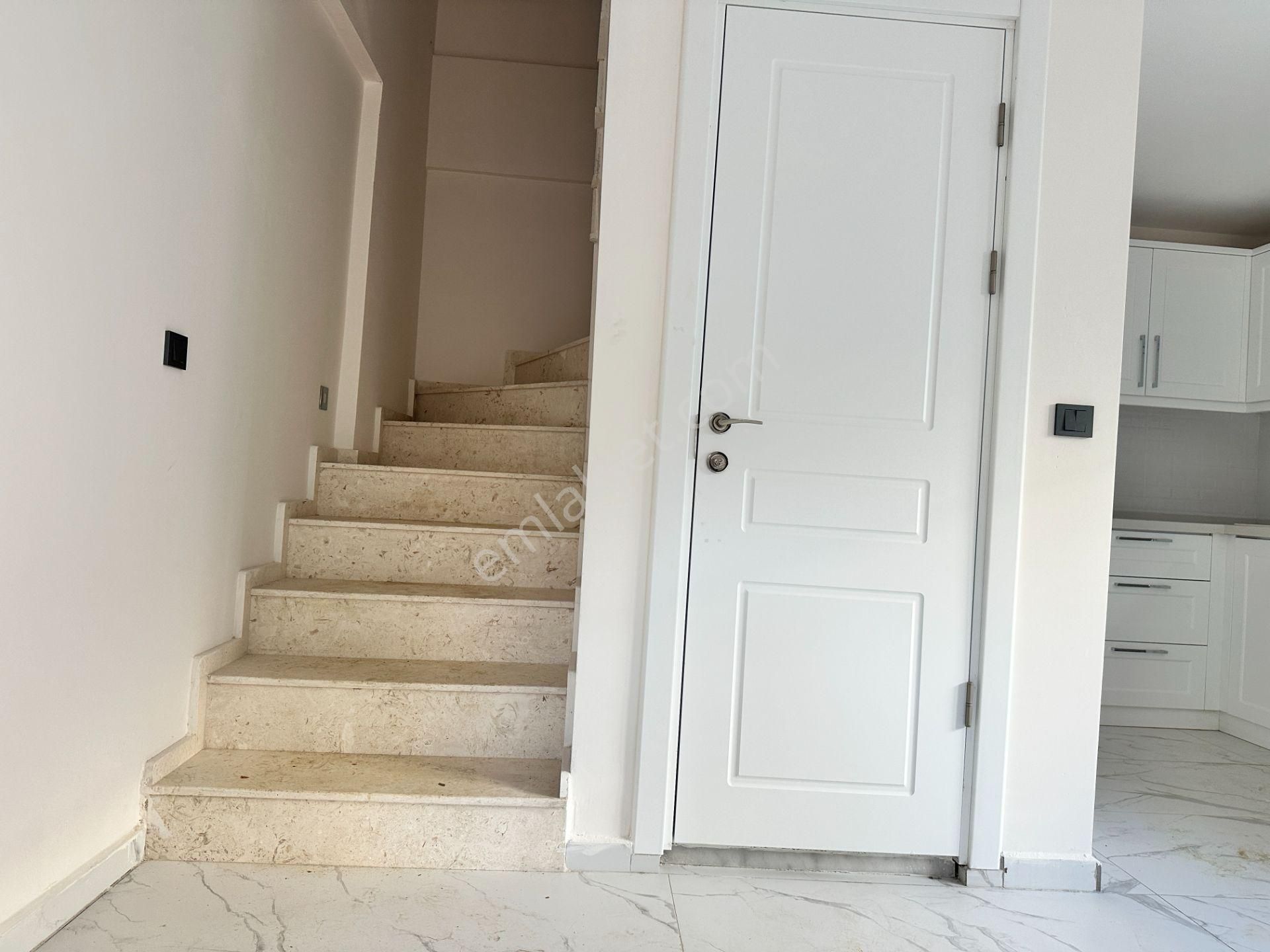 Seferihisar Doğanbeyde 3+1 Satılık Villa Doğa İçinde Denize 5km Mesafede - Görsel 14