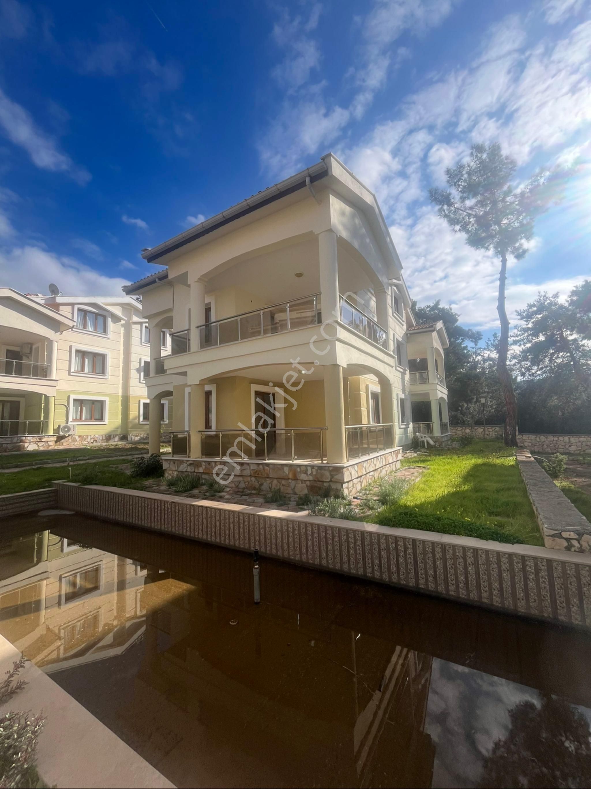 Didim Akbük Te Satılık 3+1 Vila