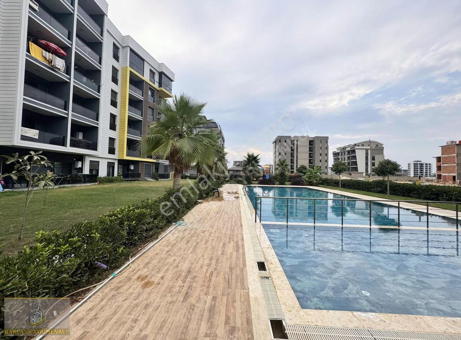 Altıntas Mahallesinde Havuzlu İskanlı Satılık 1+1 Daire - Görsel 8