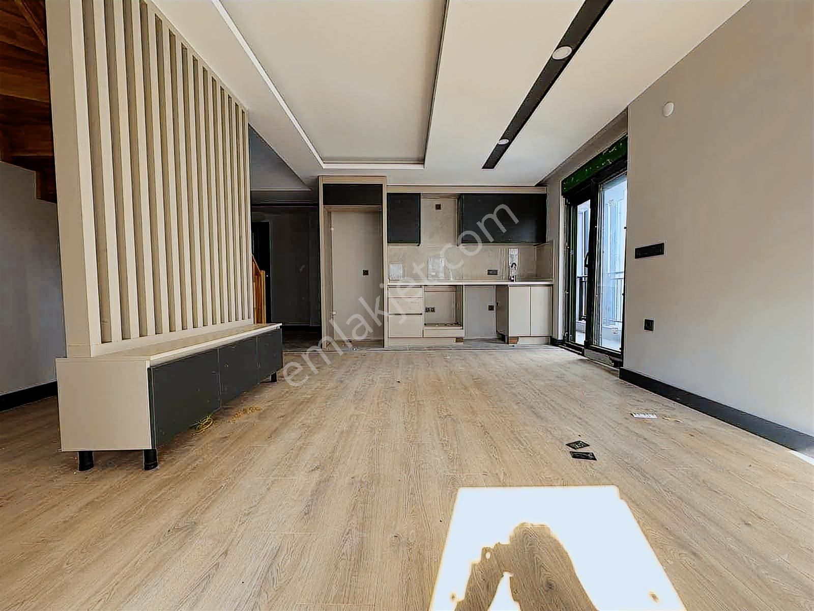 Satılık Konyaaltı Cadesinde Denize Sadece 50 Metre