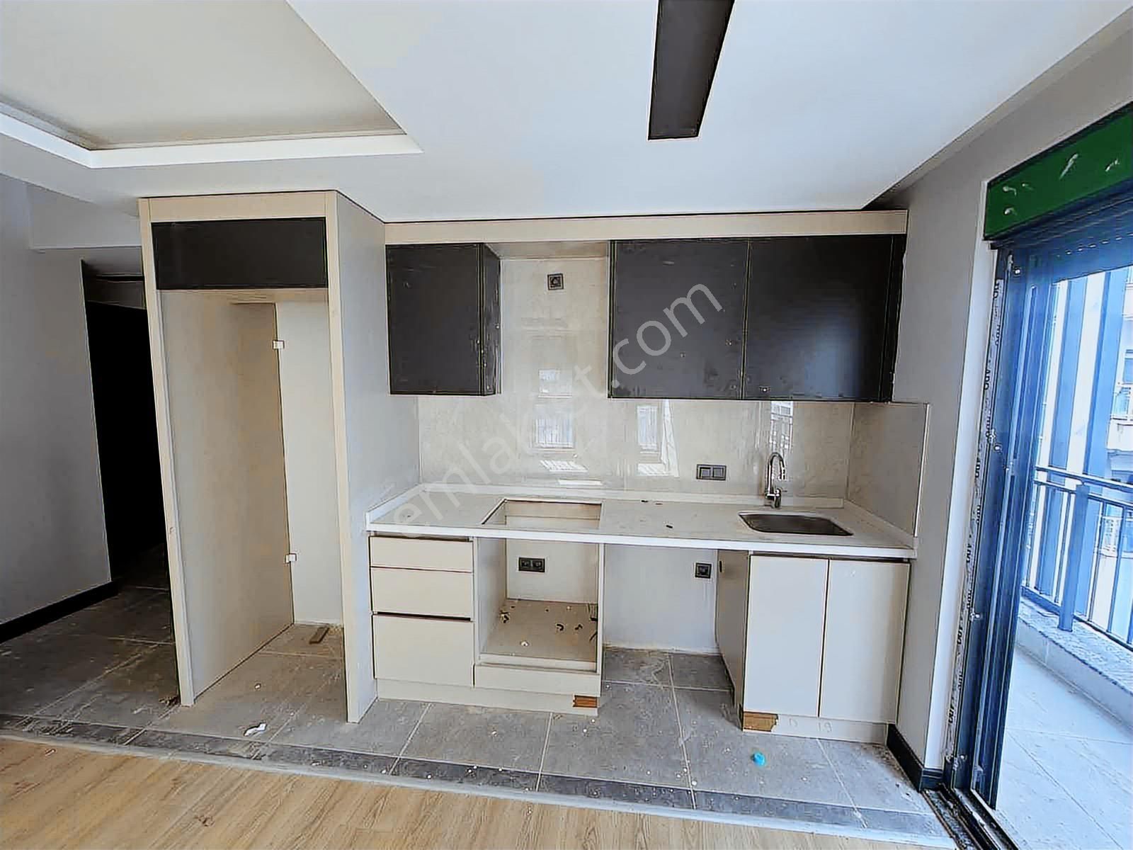 Satılık Konyaaltı Cadesinde Denize Sadece 50 Metre - Görsel 23