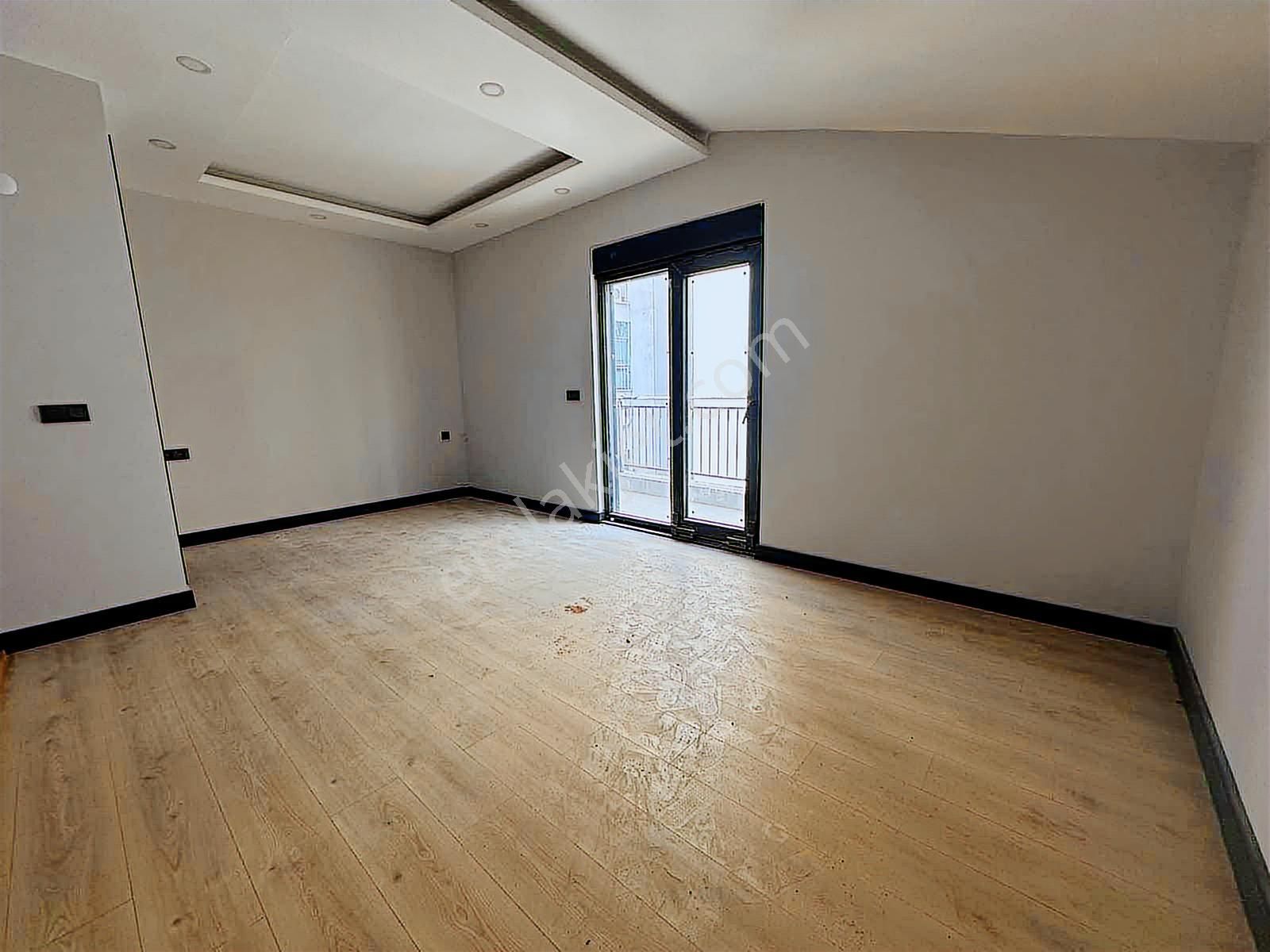 Satılık Konyaaltı Cadesinde Denize Sadece 50 Metre - Görsel 3