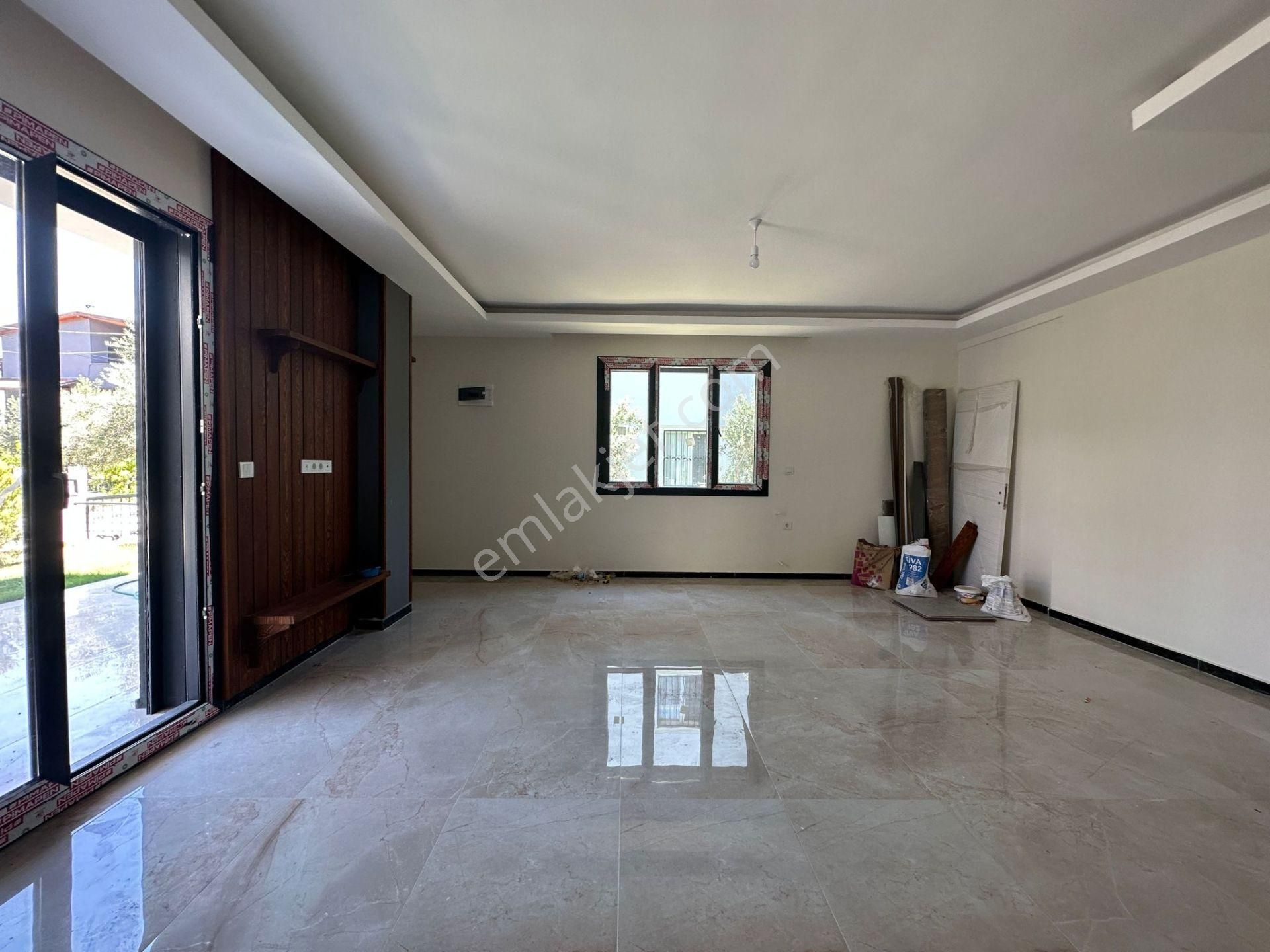 Seferihisar Payamlıda Denize 550 Metre Mesafede Bahçeli Yazlık Villa 3+1 - Görsel 12