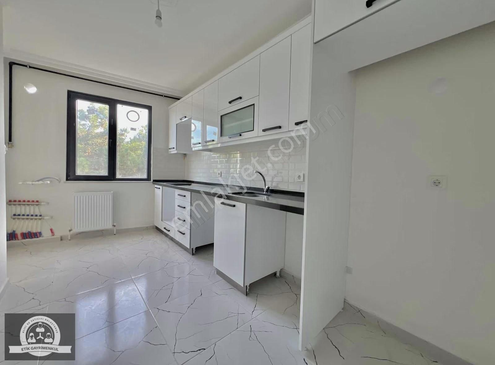 Veysel Karani Mah. 3+1 Arakat Daire (3. Kat) K.otoparklı - Görsel 4