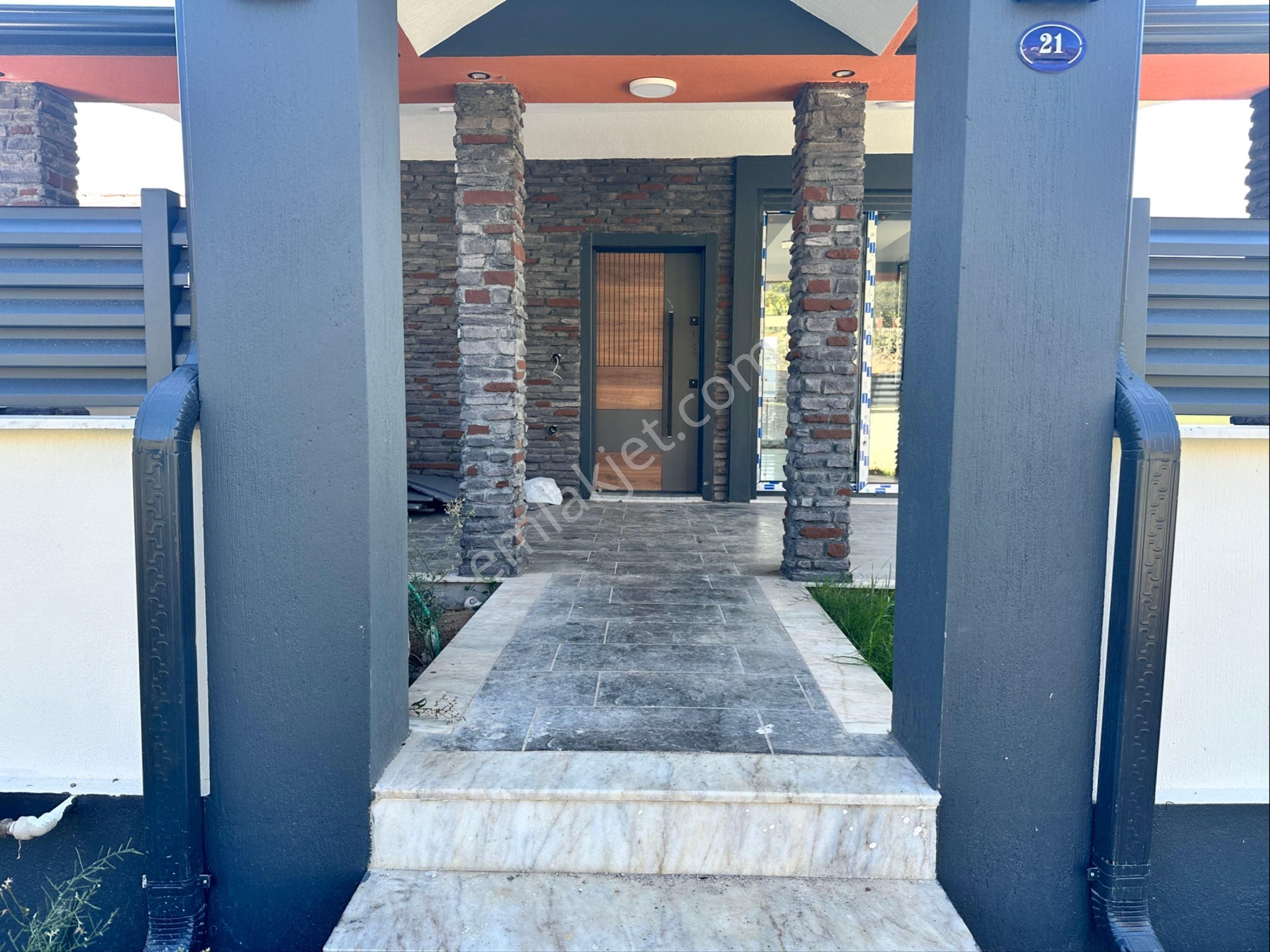 Seferihisar Doğanbeyde Müstakil 3+1 Villa - Görsel 2