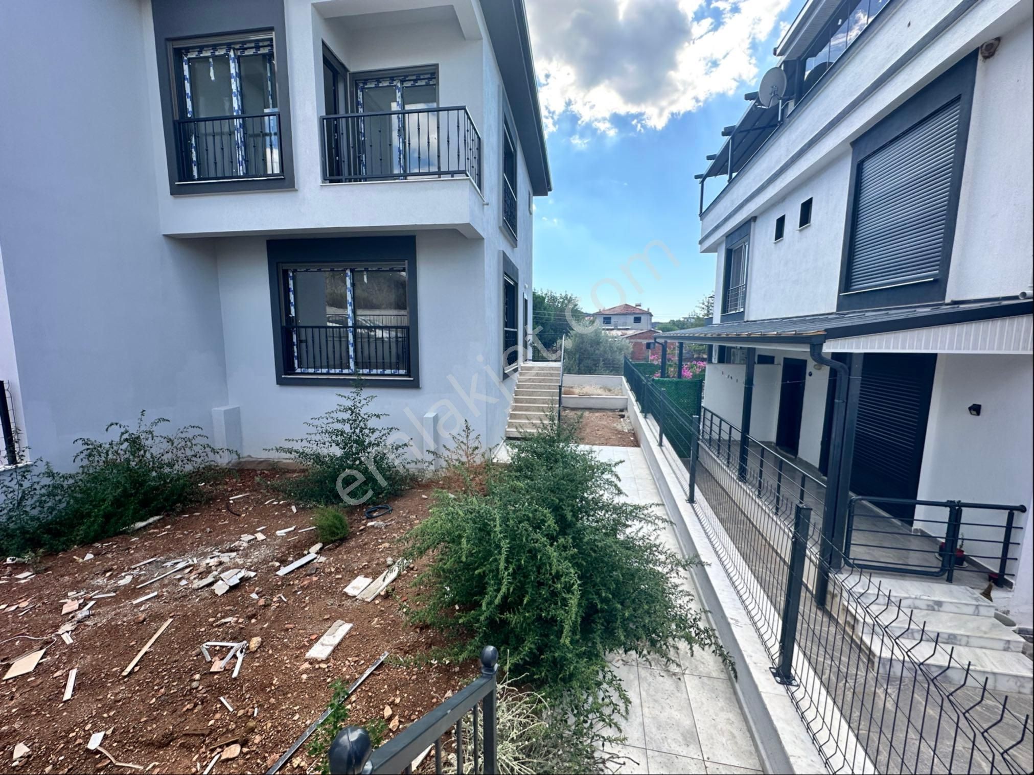 Seferihisar Payamlıda 3+1 Satılık Villa Denşze 5km - Görsel 3