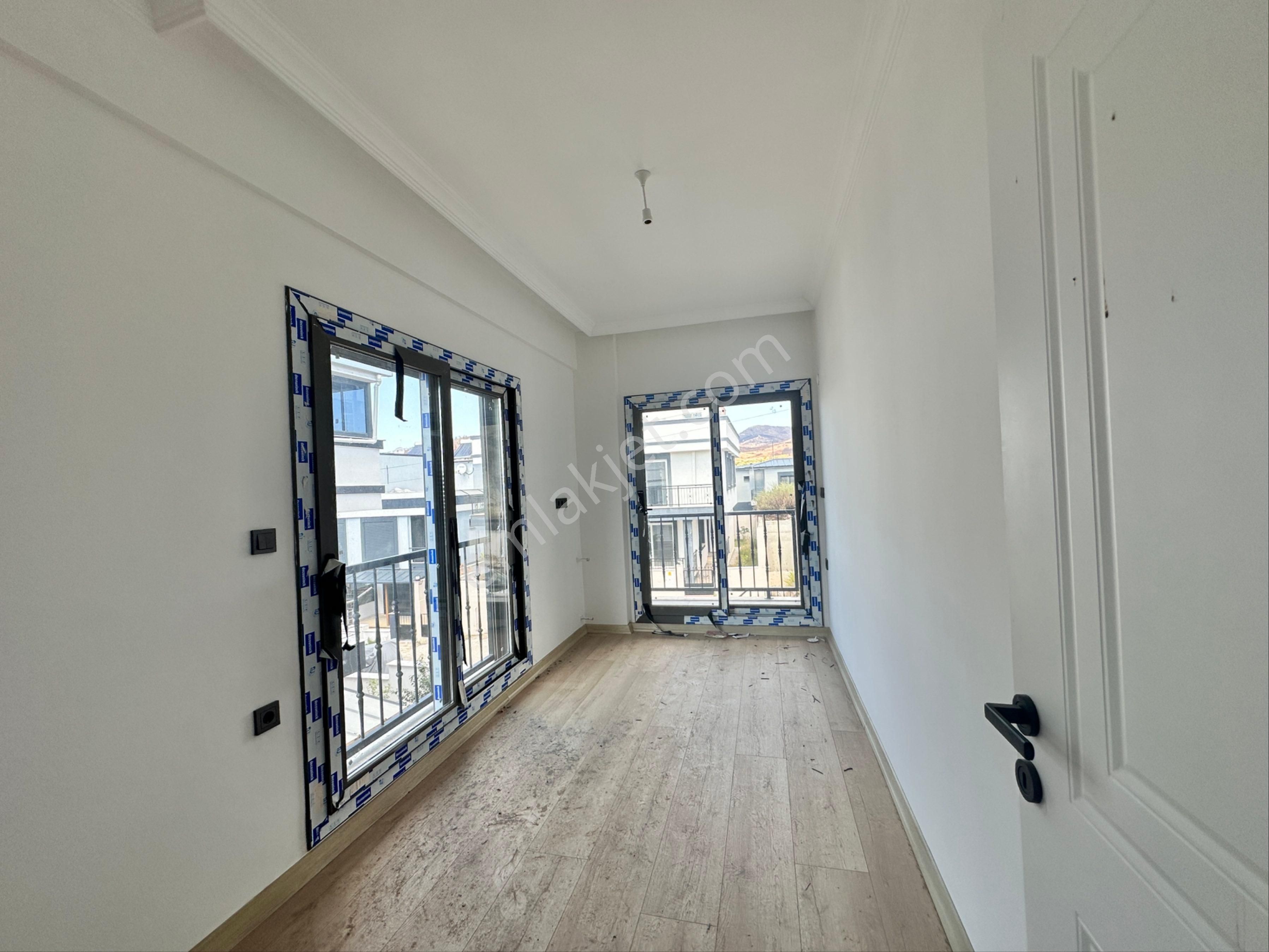 Seferihisar Payamlıda 3+1 Satılık Villa Denşze 5km - Görsel 11