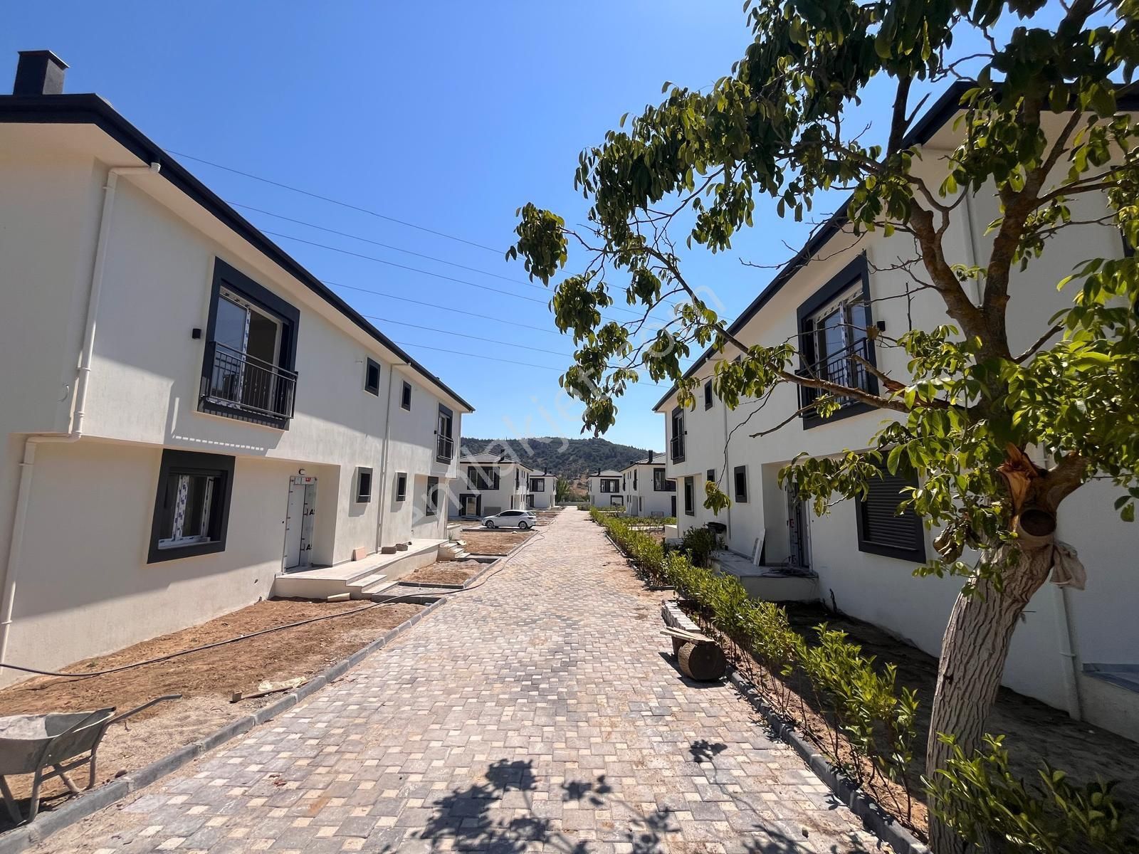 Seferihisar Kavakderede Nezih Sitese 3+1 Villa - Görsel 4