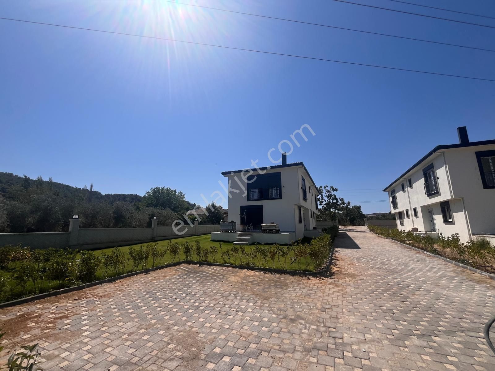 Seferihisar Kavakderede Nezih Sitese 3+1 Villa - Görsel 2