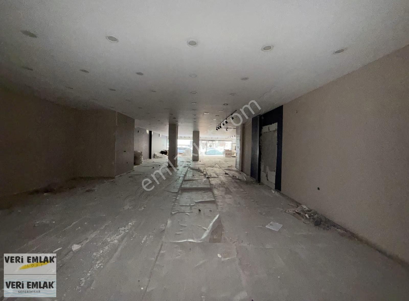 Veri'den Ana Cadde Üzerinde Cam Vitrinli 300 M² Kiralık Dükkân - Görsel 10