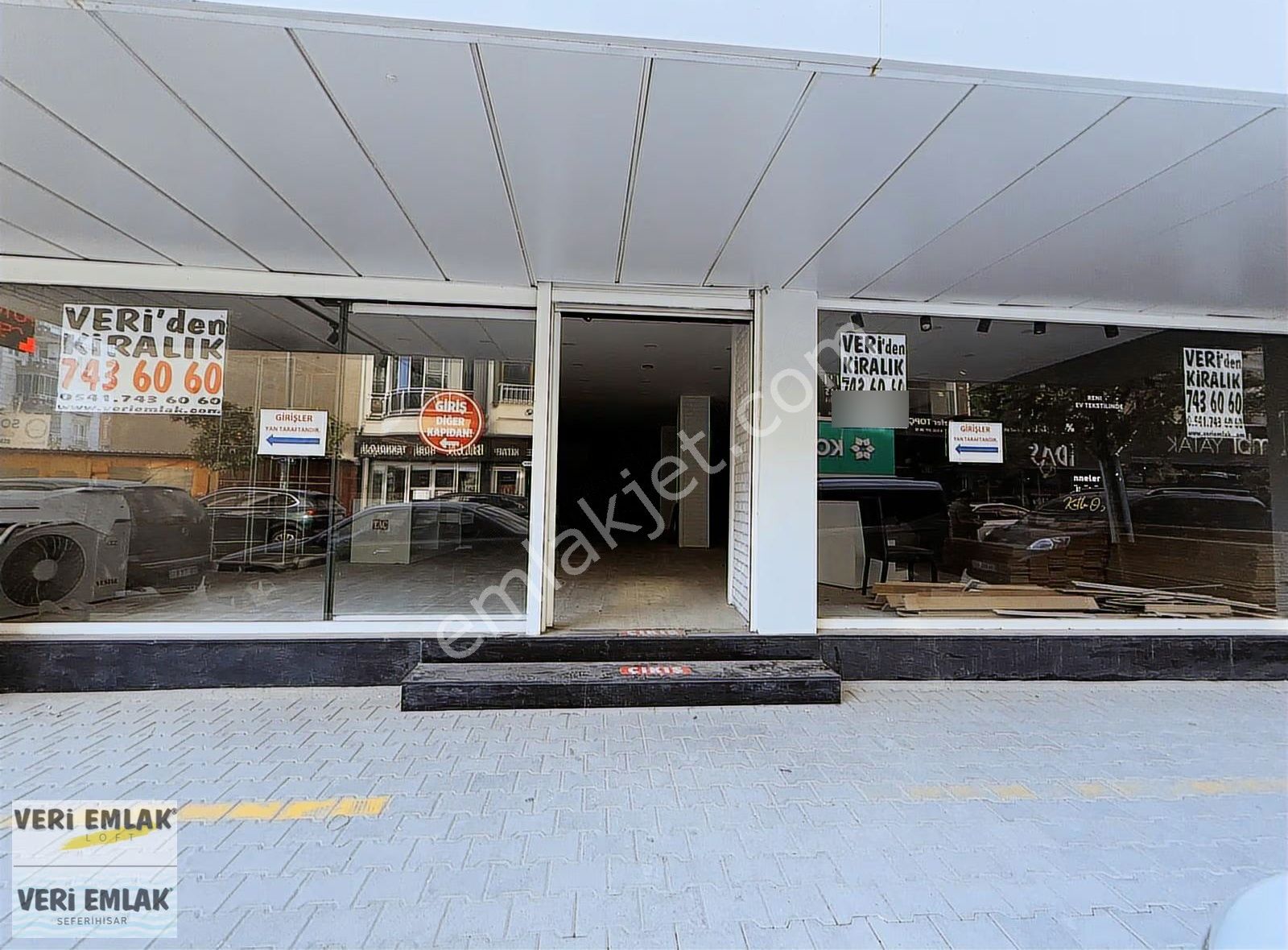 Veri'den Ana Cadde Üzerinde Cam Vitrinli 300 M² Kiralık Dükkân