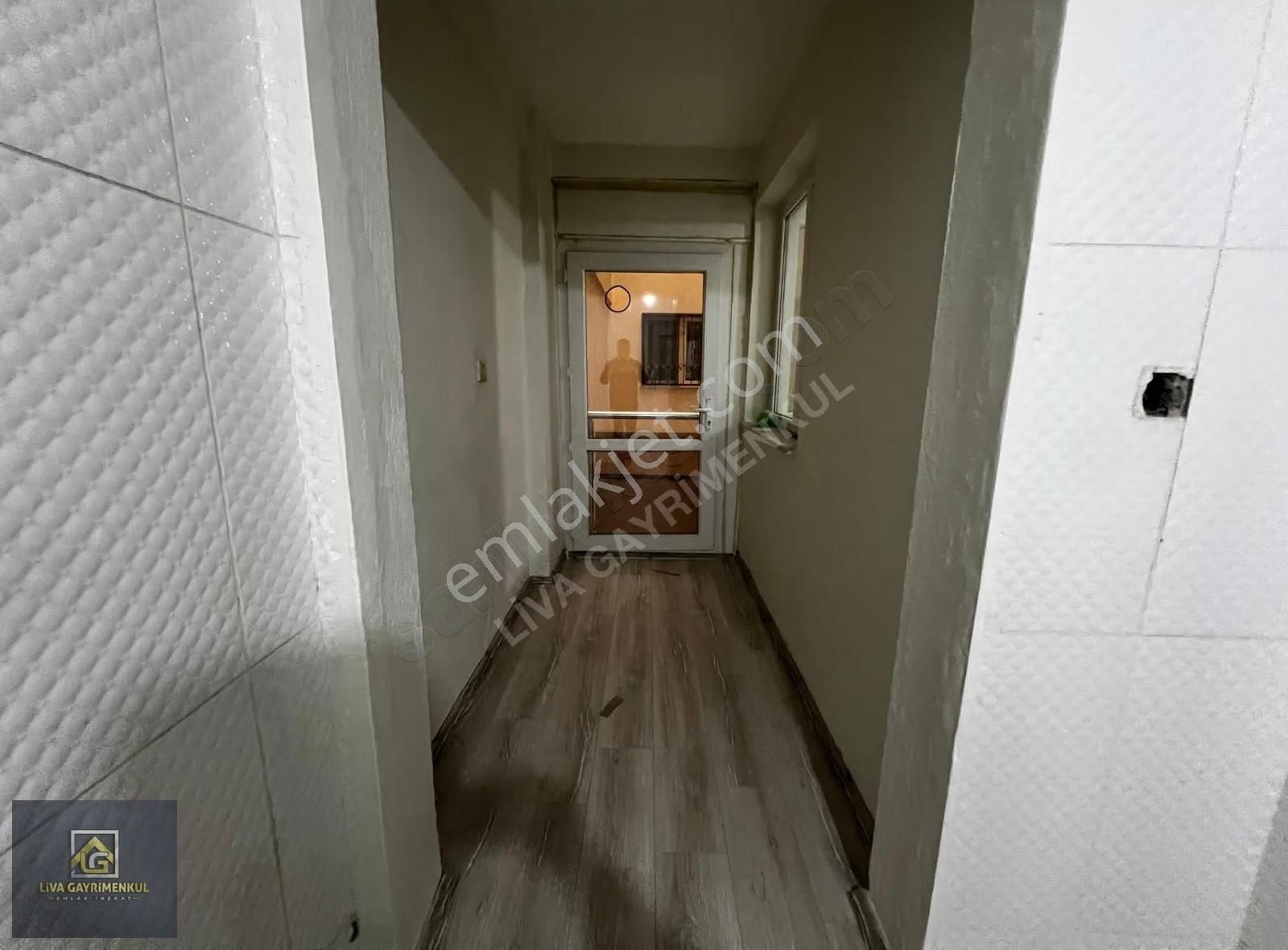 Liva'dan Metro Karşısı Arakat Balkonlu Geniş 3+1 Satılık - Görsel 19