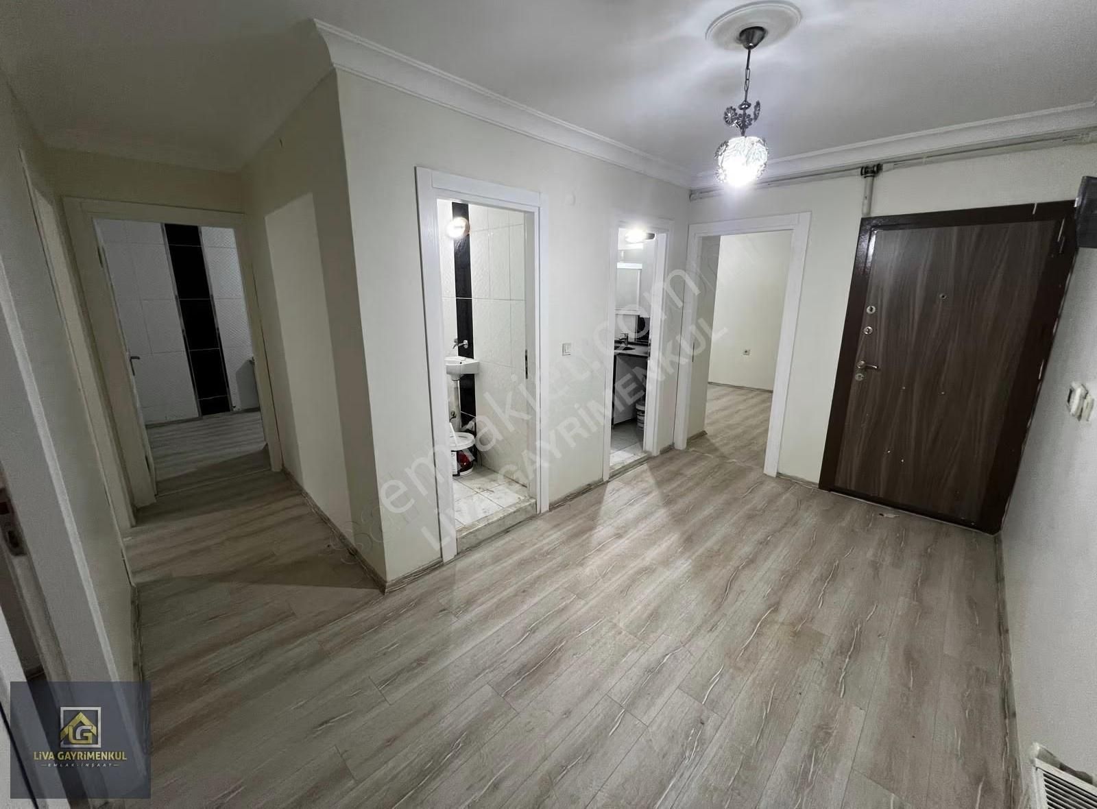 Liva'dan Metro Karşısı Arakat Balkonlu Geniş 3+1 Satılık - Görsel 7