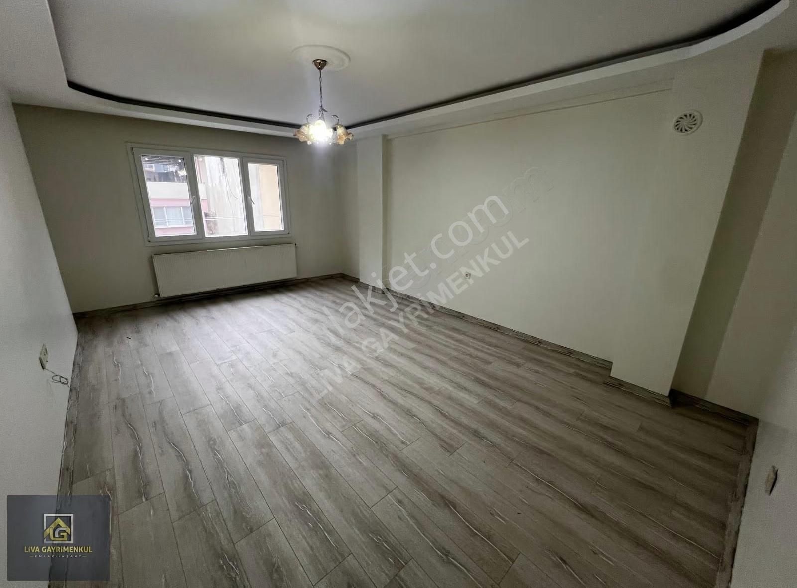 Liva'dan Metro Karşısı Arakat Balkonlu Geniş 3+1 Satılık - Görsel 21