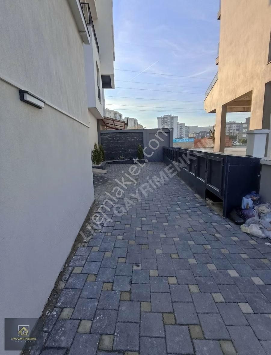 Liva'dan Metro Karşısı Arakat Ön Cephe Satılık Sıfır 1+1 Daire - Görsel 4