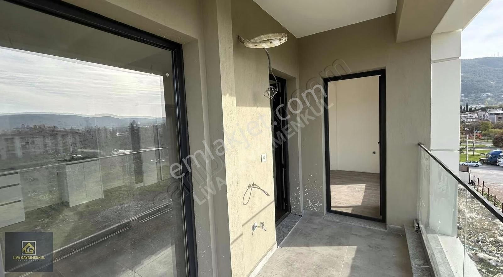 Bornova İzev'de Satılık 1+1 Sıfır Daire - Görsel 8