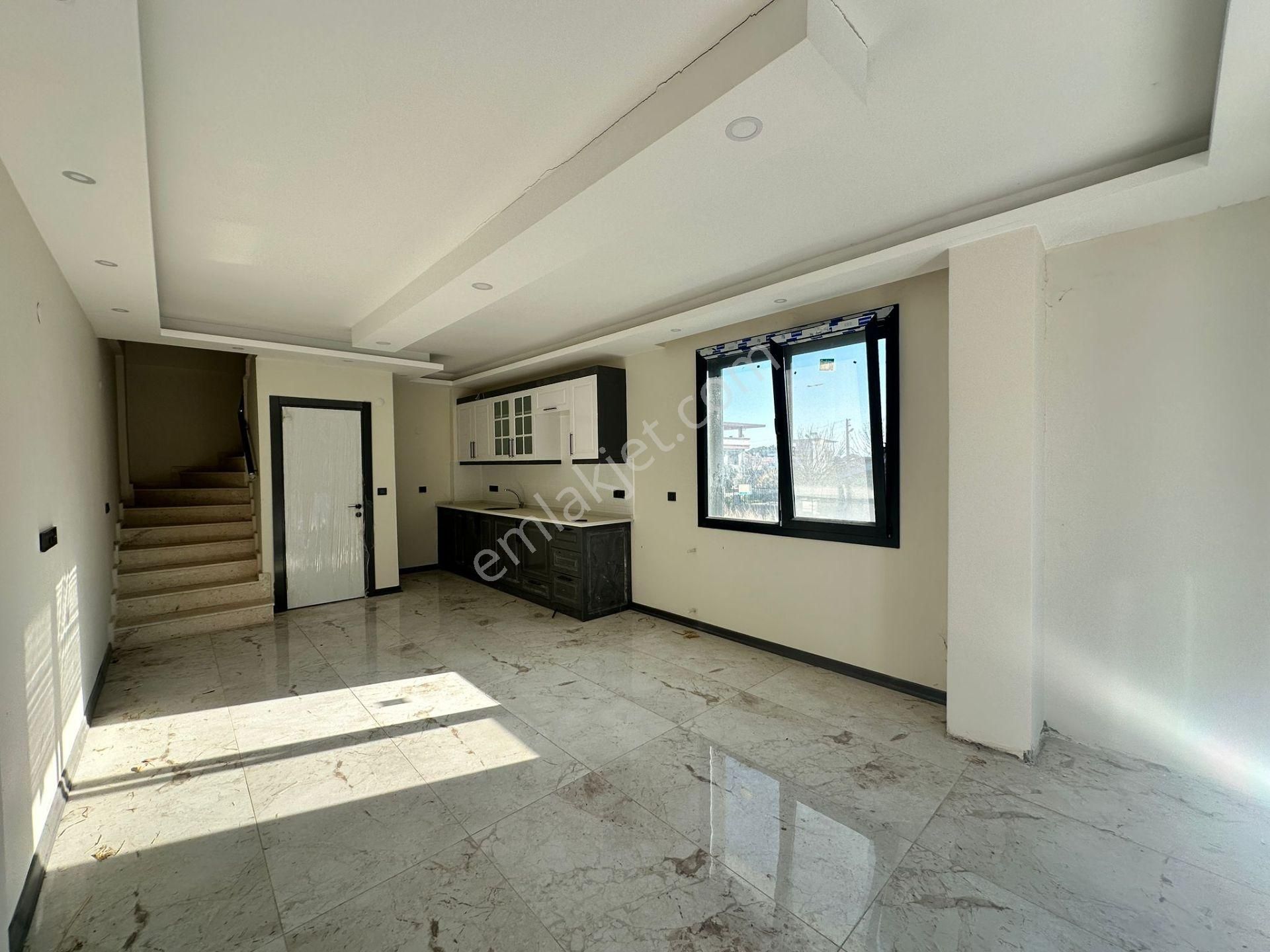 Seferihisar Doğanbeyde Satılık 2+1 Geniş Bahçeli Villa - Görsel 14