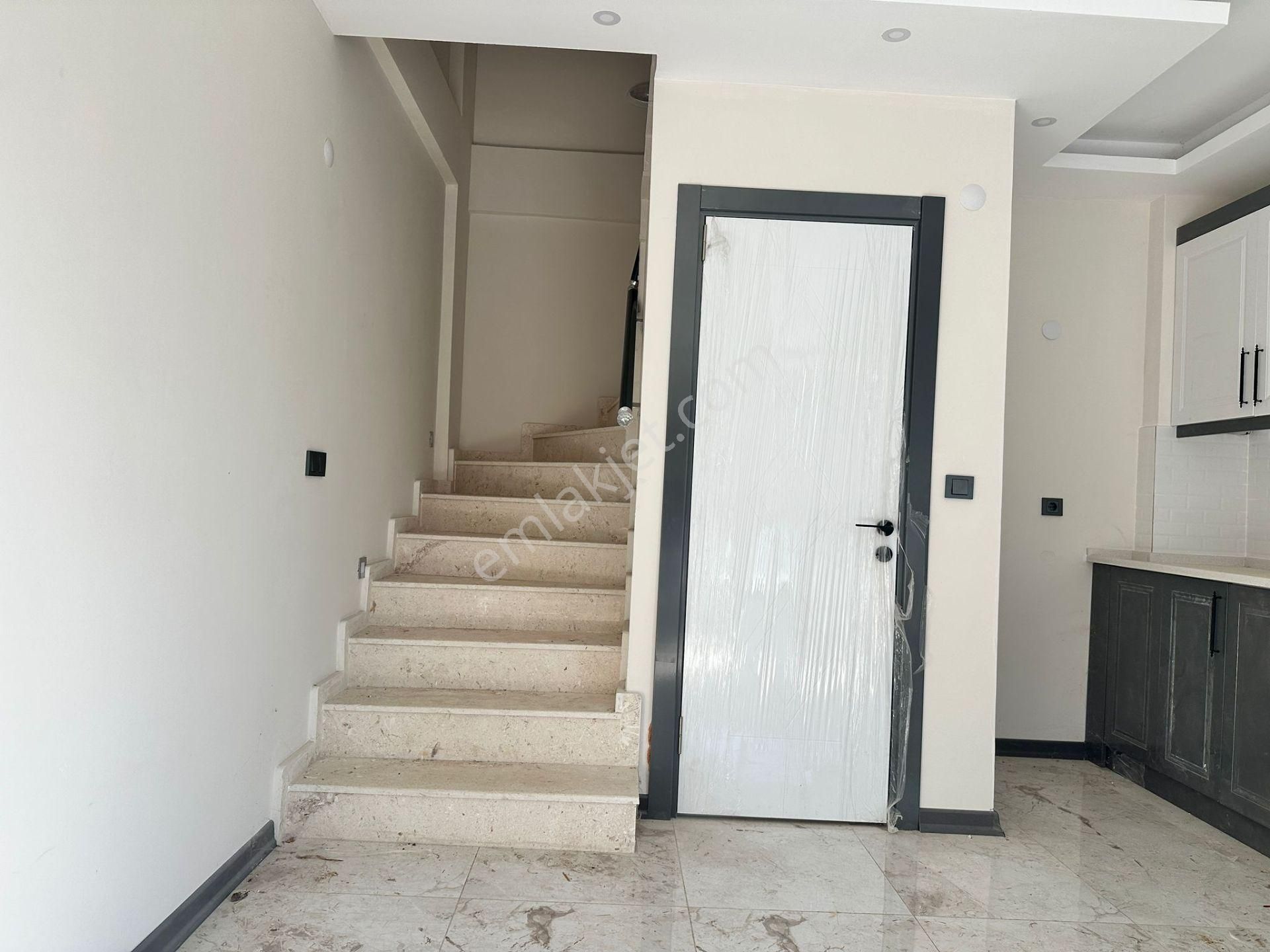 Seferihisar Doğanbeyde Satılık 2+1 Geniş Bahçeli Villa - Görsel 9